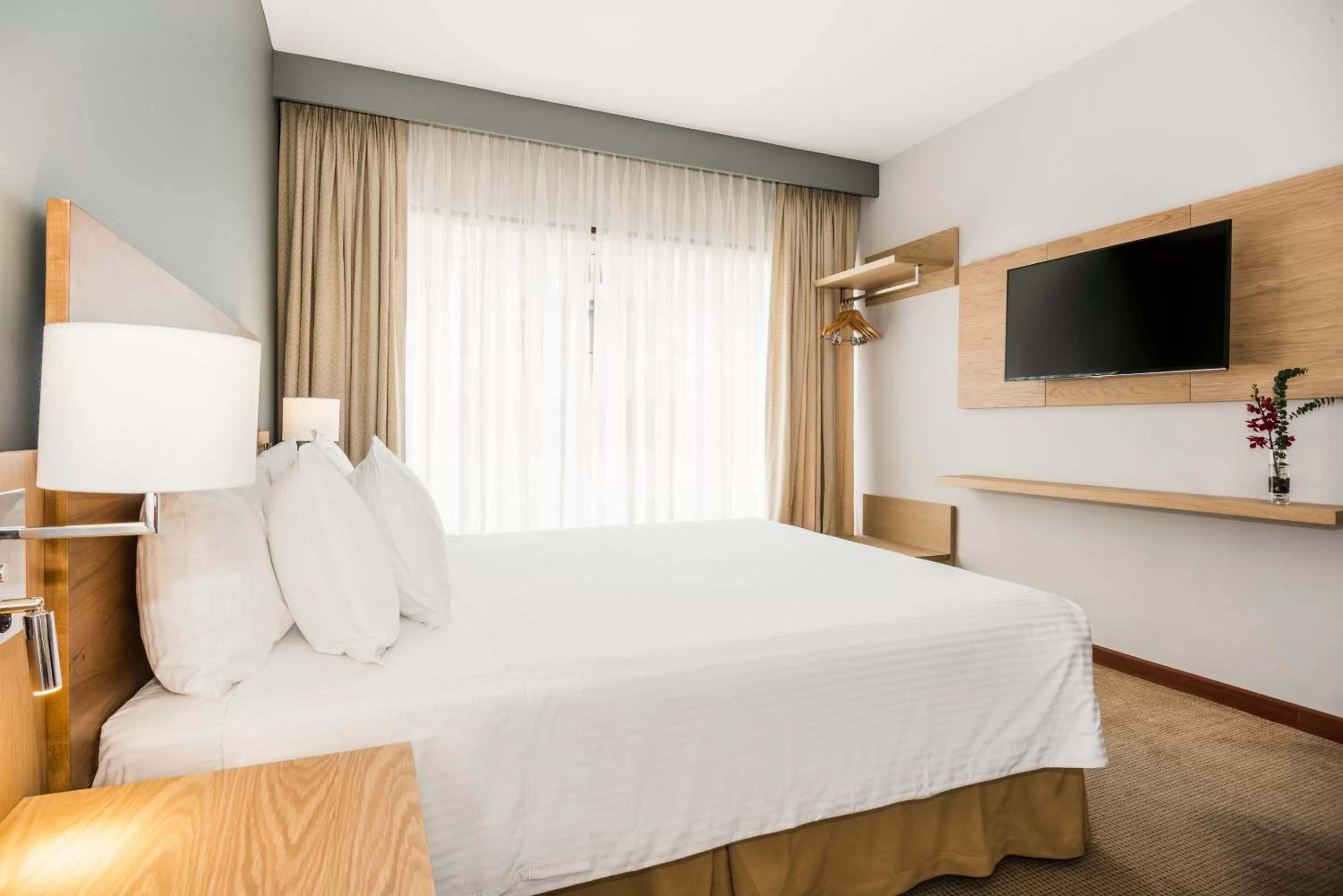 Bedroom, Bed in Cosmos 100 Executive