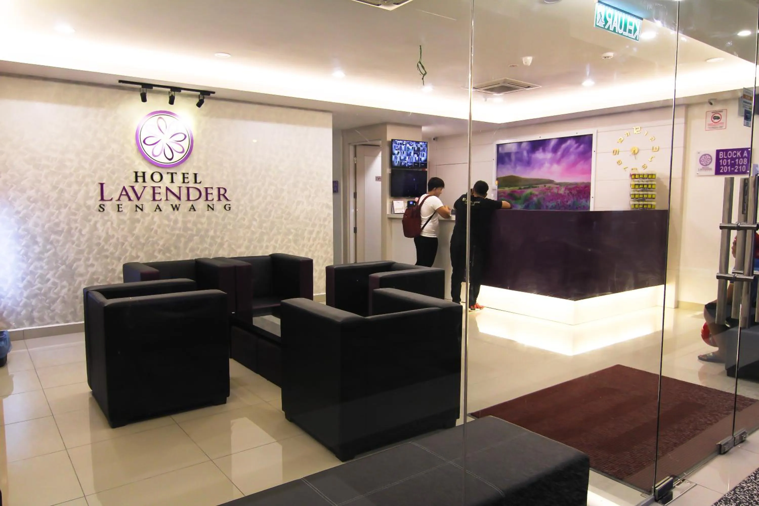 Facade/entrance in Hotel Lavender Senawang