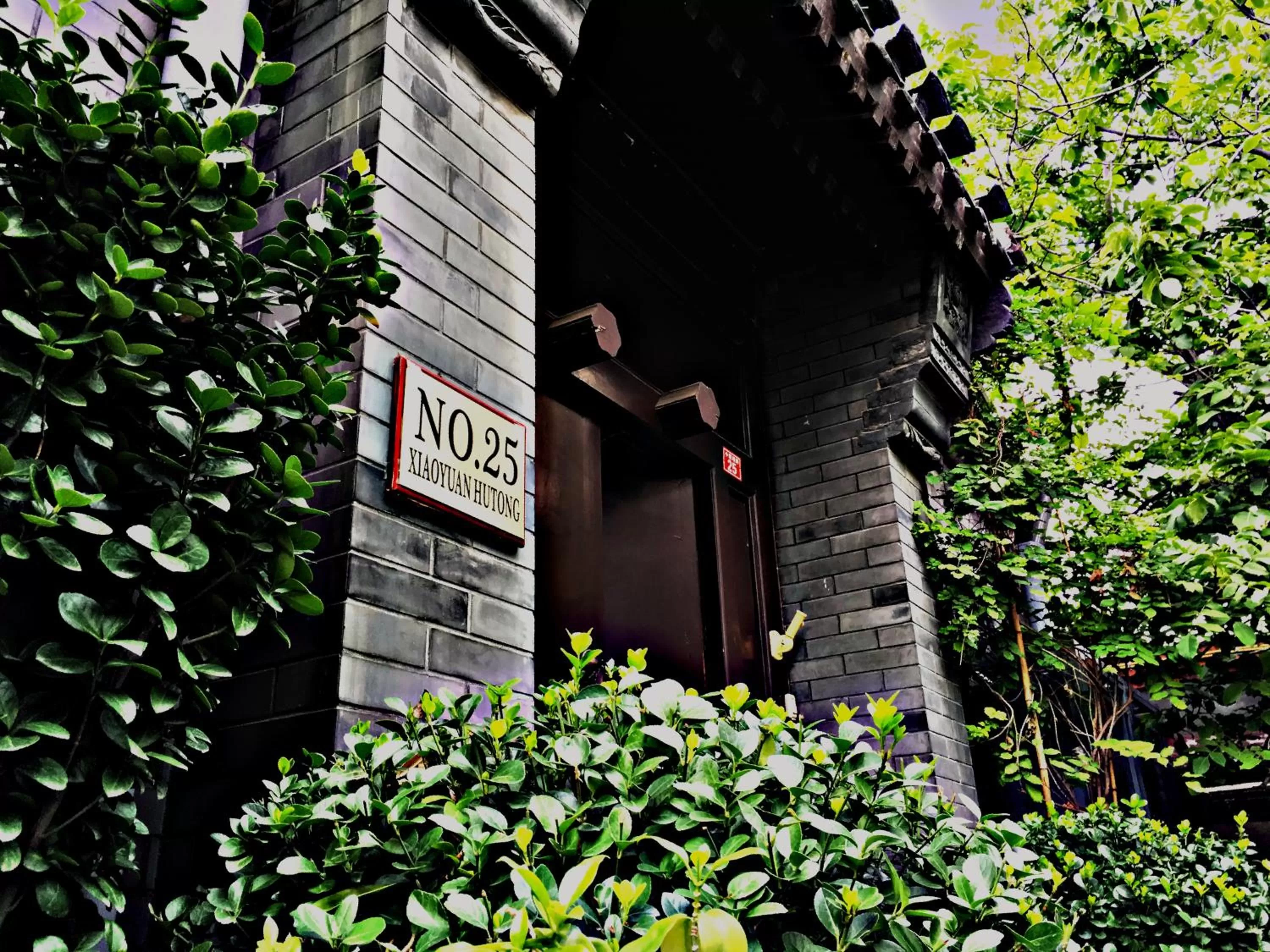 Facade/entrance in Kelly‘s Courtyard Hotel