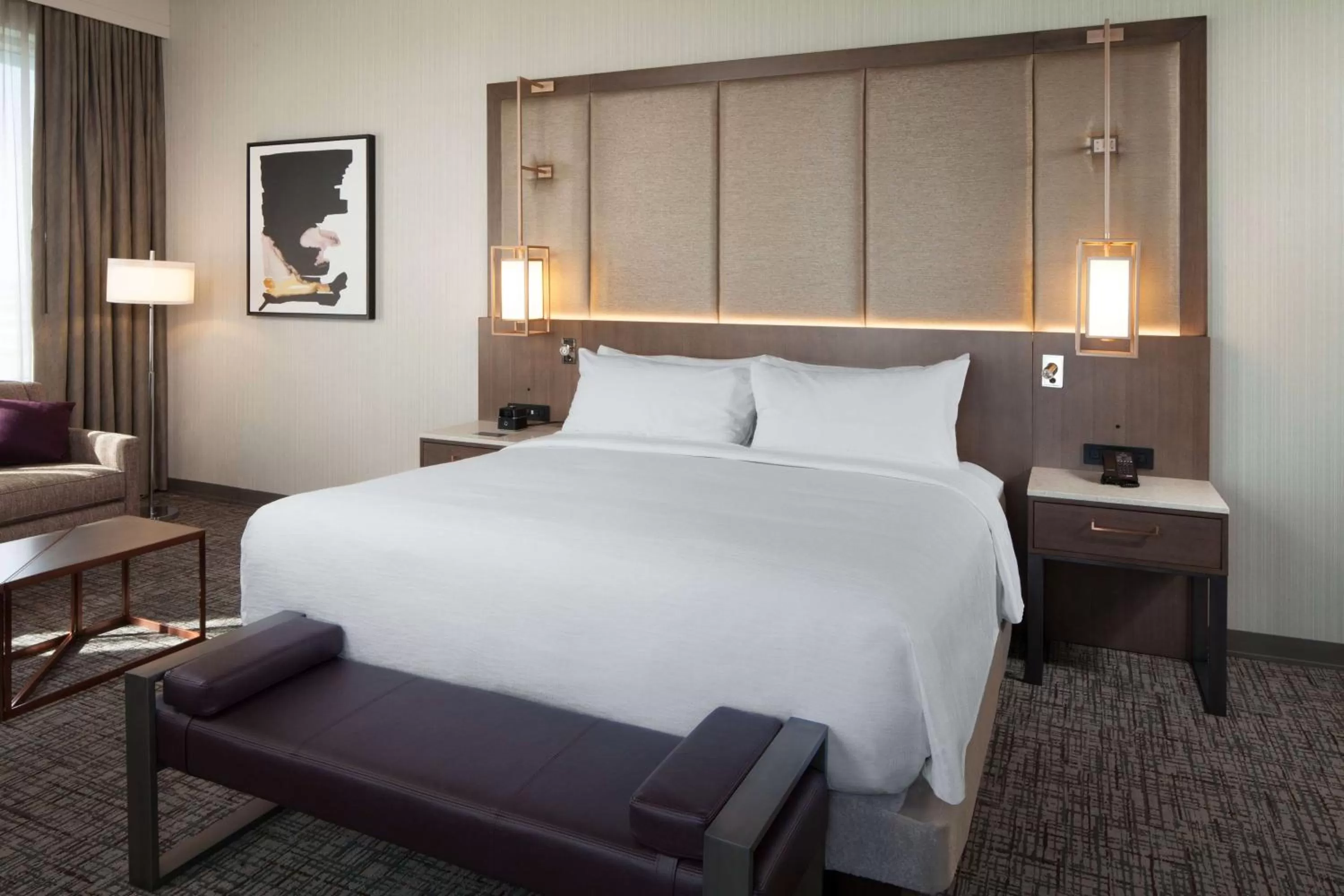 Bed in H Hotel Los Angeles, Curio Collection By Hilton