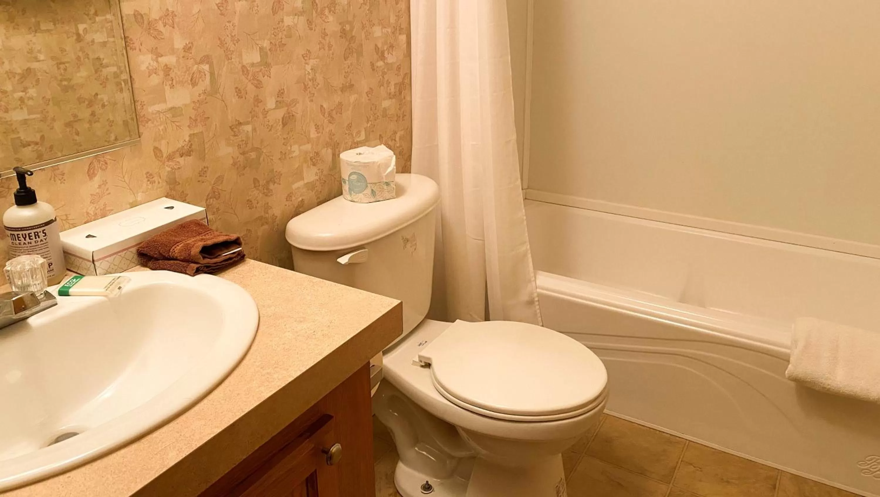 Bathroom in Ticaboo Lodge