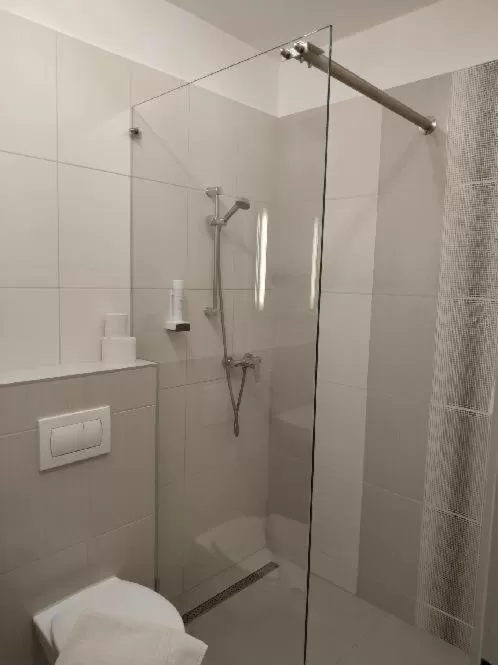 Bathroom in Motel Vega