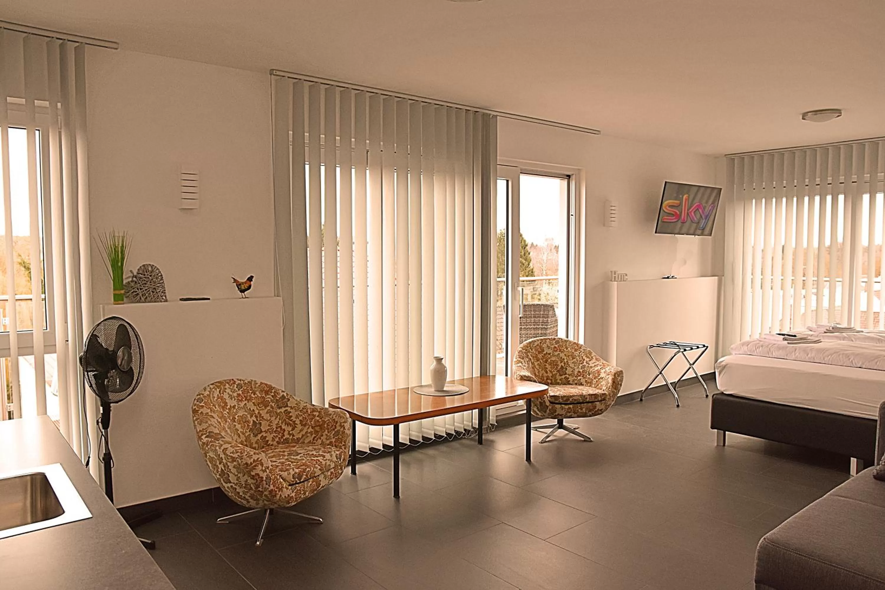 Living room, Bed in Hotel Walsroder Hof