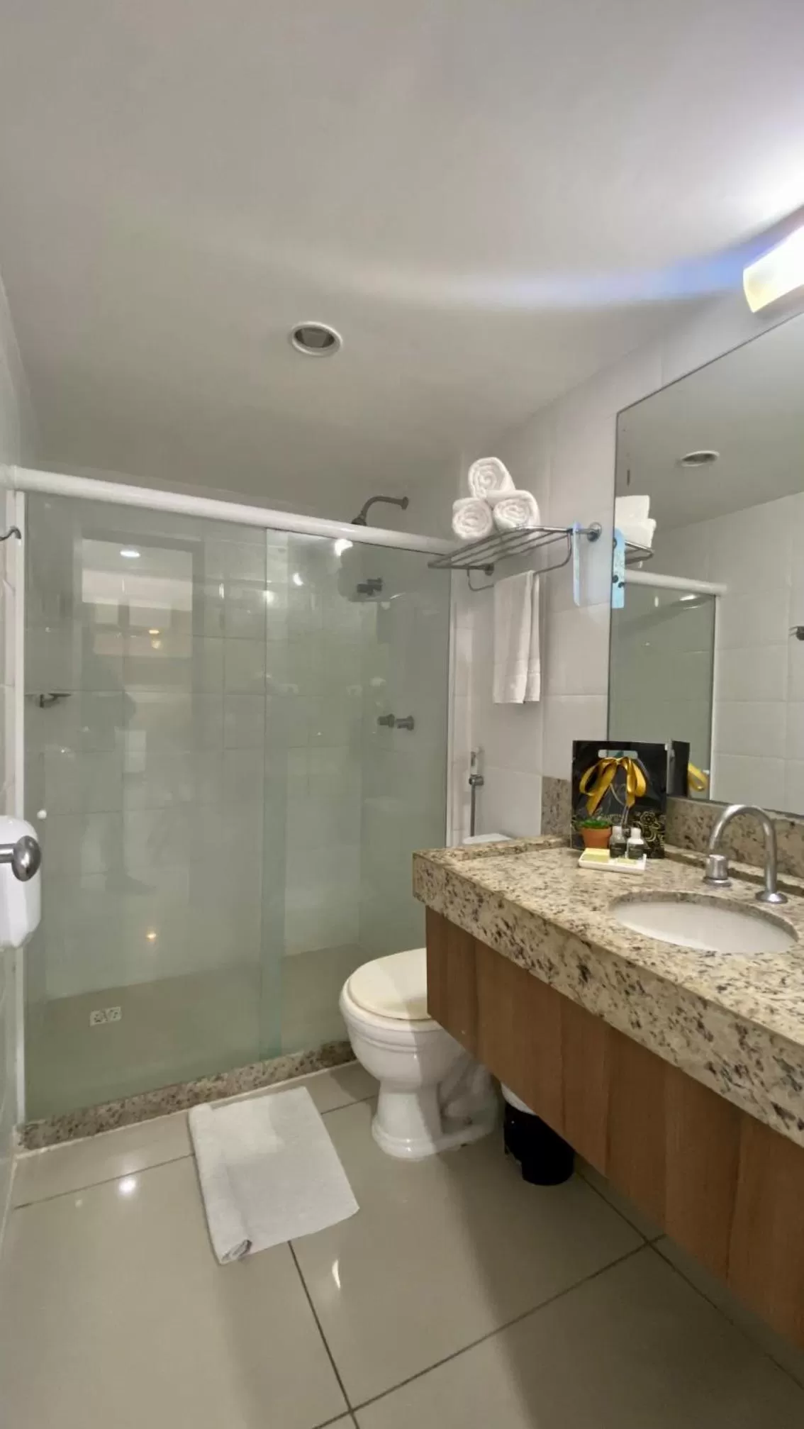 Shower in Nobile Suítes Tambaú