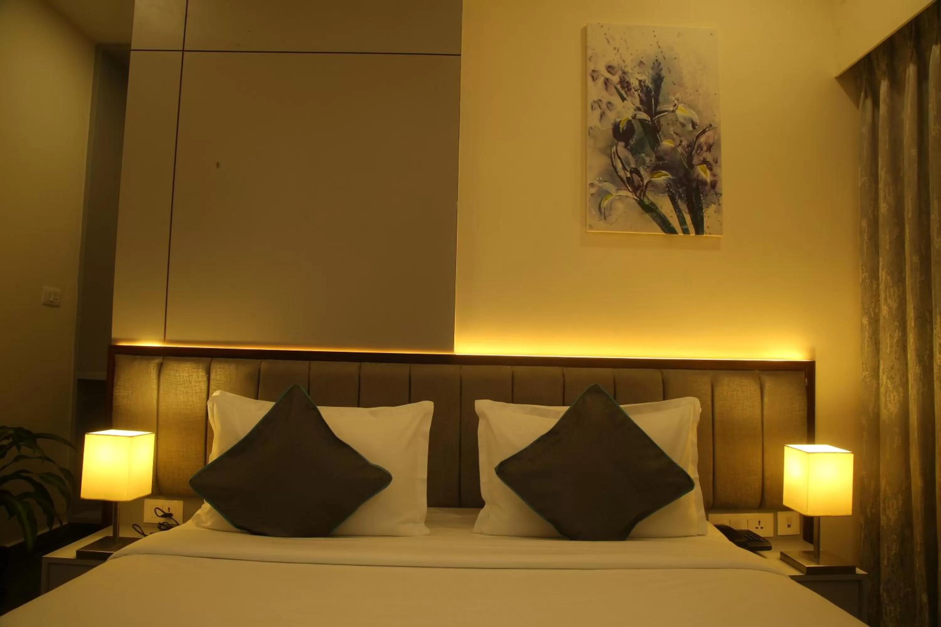 Bed in PARK IRIS HOTELS, Bharathi Nagar