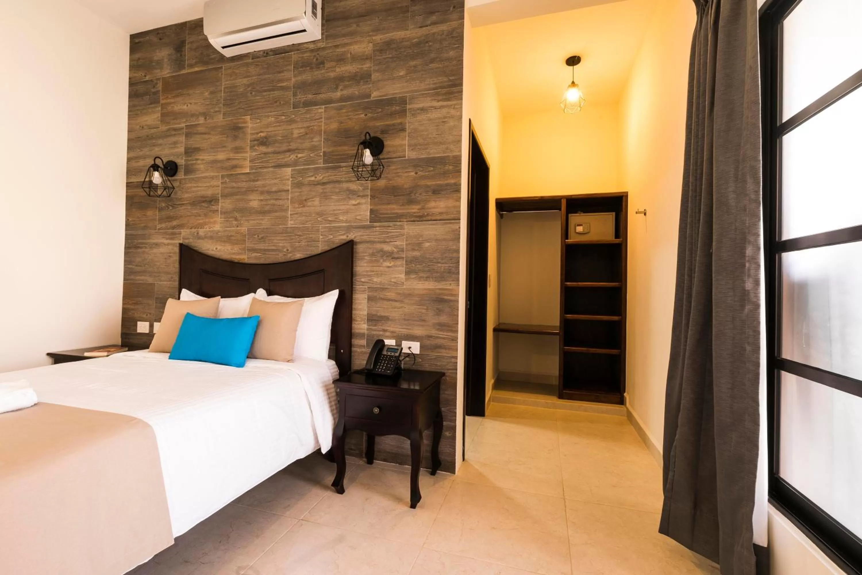 Photo of the whole room, Bed in Hotel Los Frailes, Valladolid, Yucatán