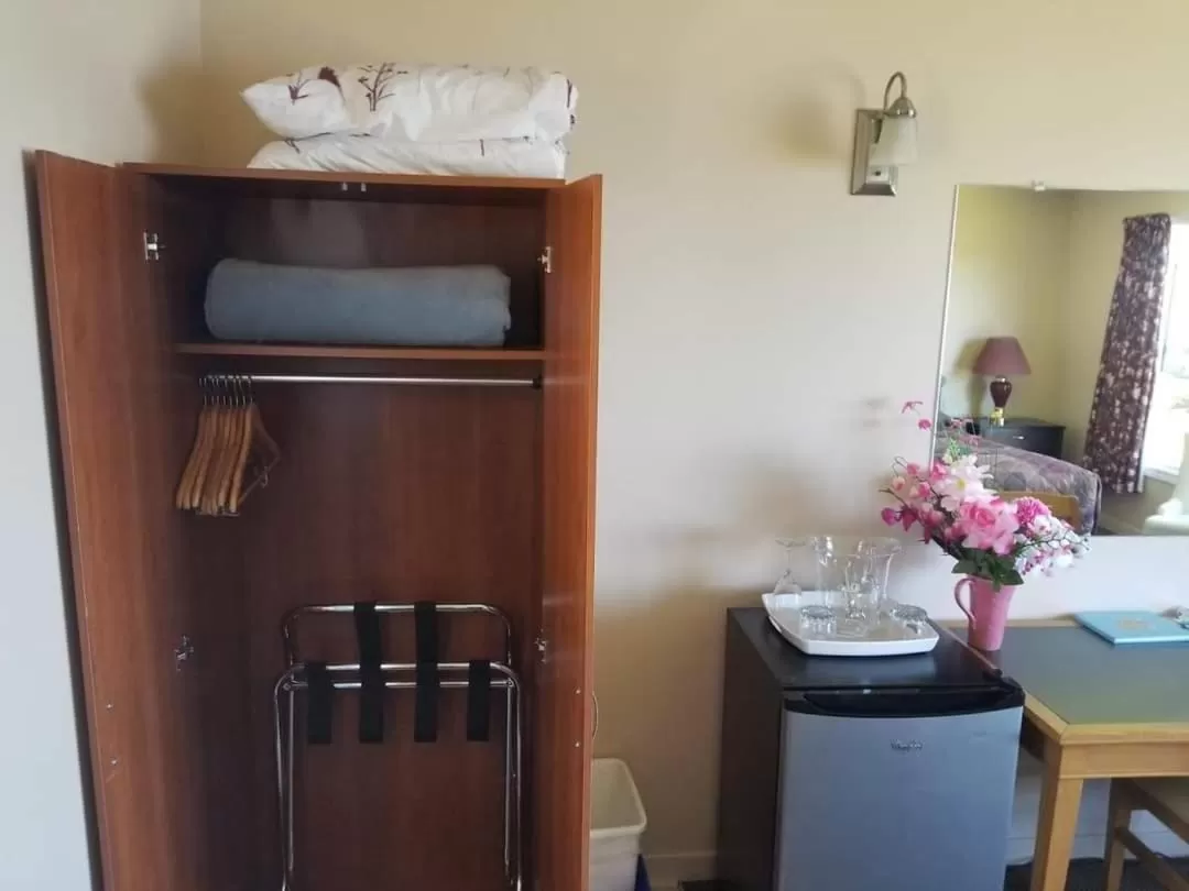 St Ann's Motel & Cottage