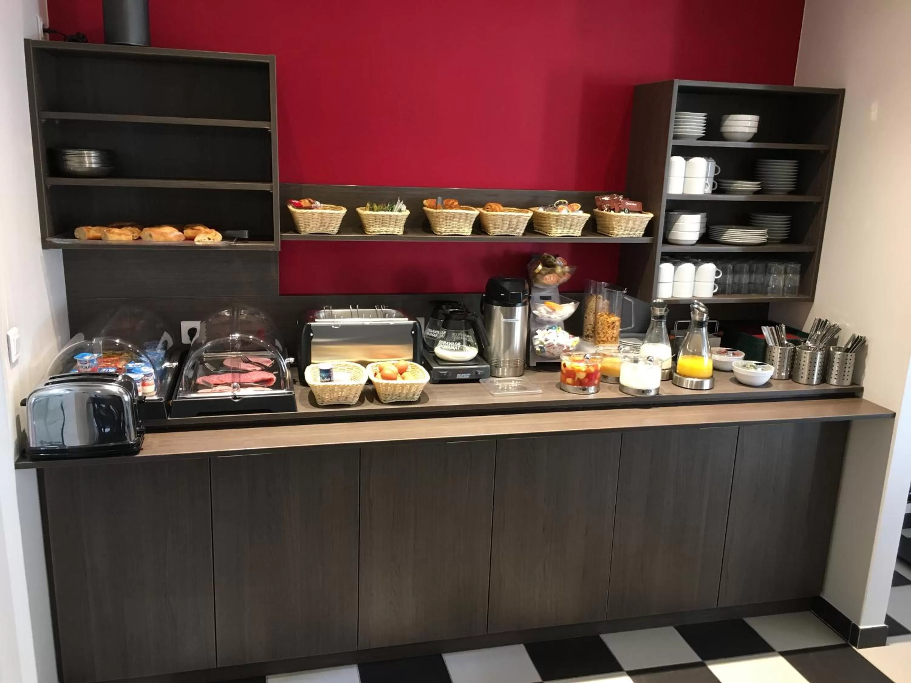 Restaurant/places to eat in Hotel de Flore - Montmartre