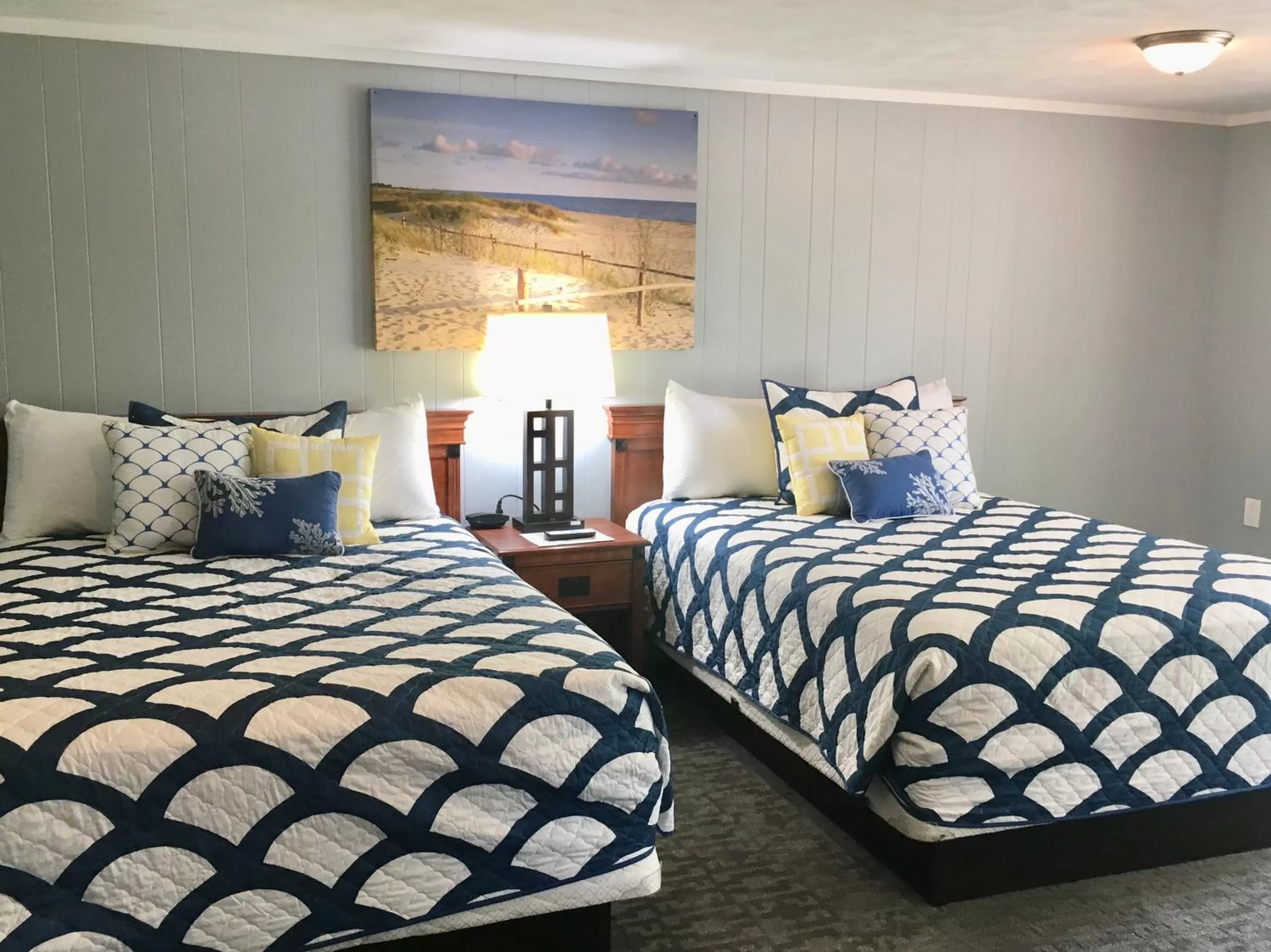 Elk Rapids Lakeshore Inn