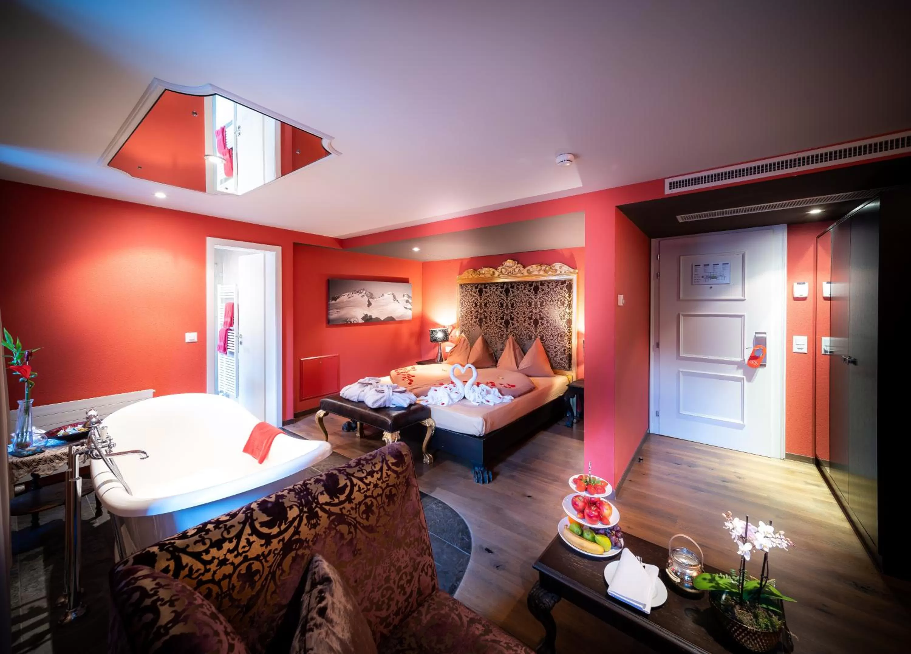 Photo of the whole room, Bed in Hotel Krebs Interlaken