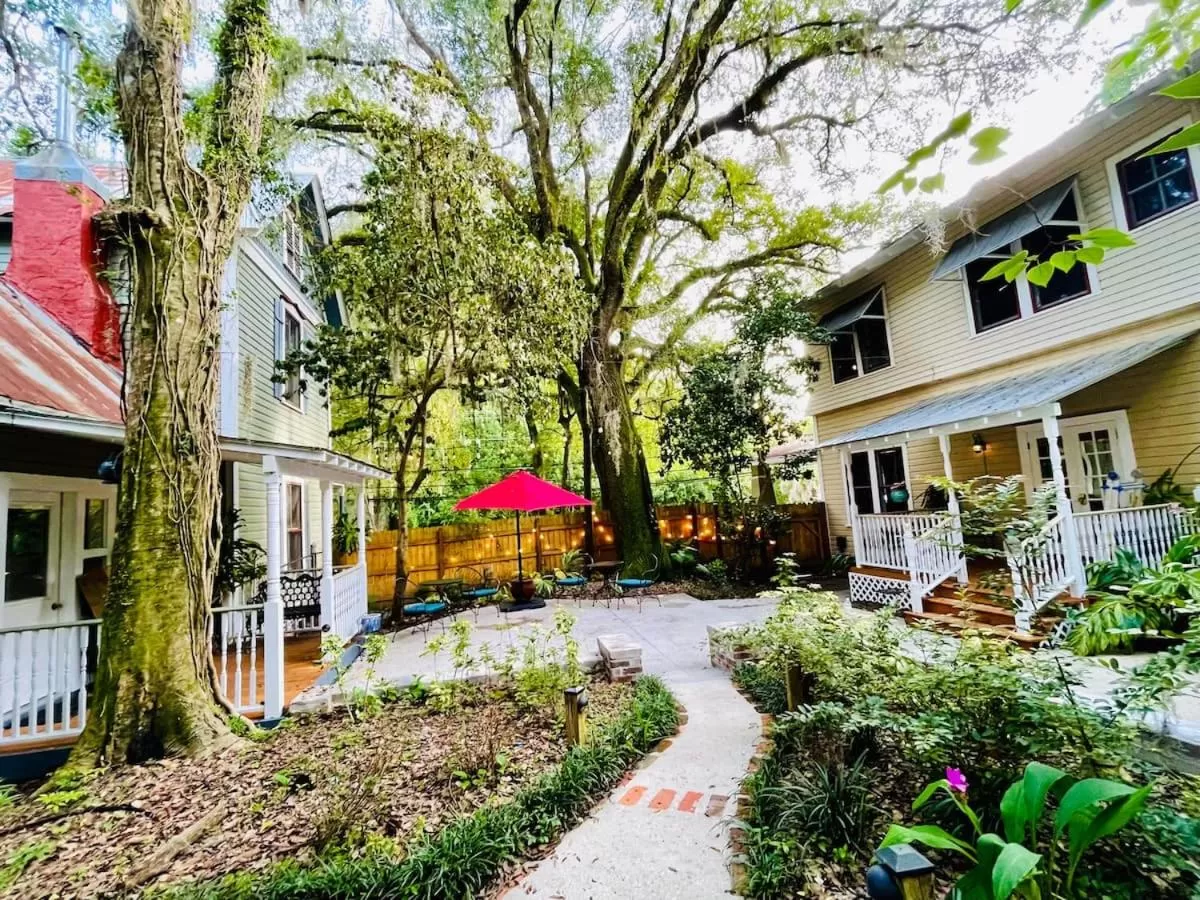 Property Building in Grady House Bed and Breakfast