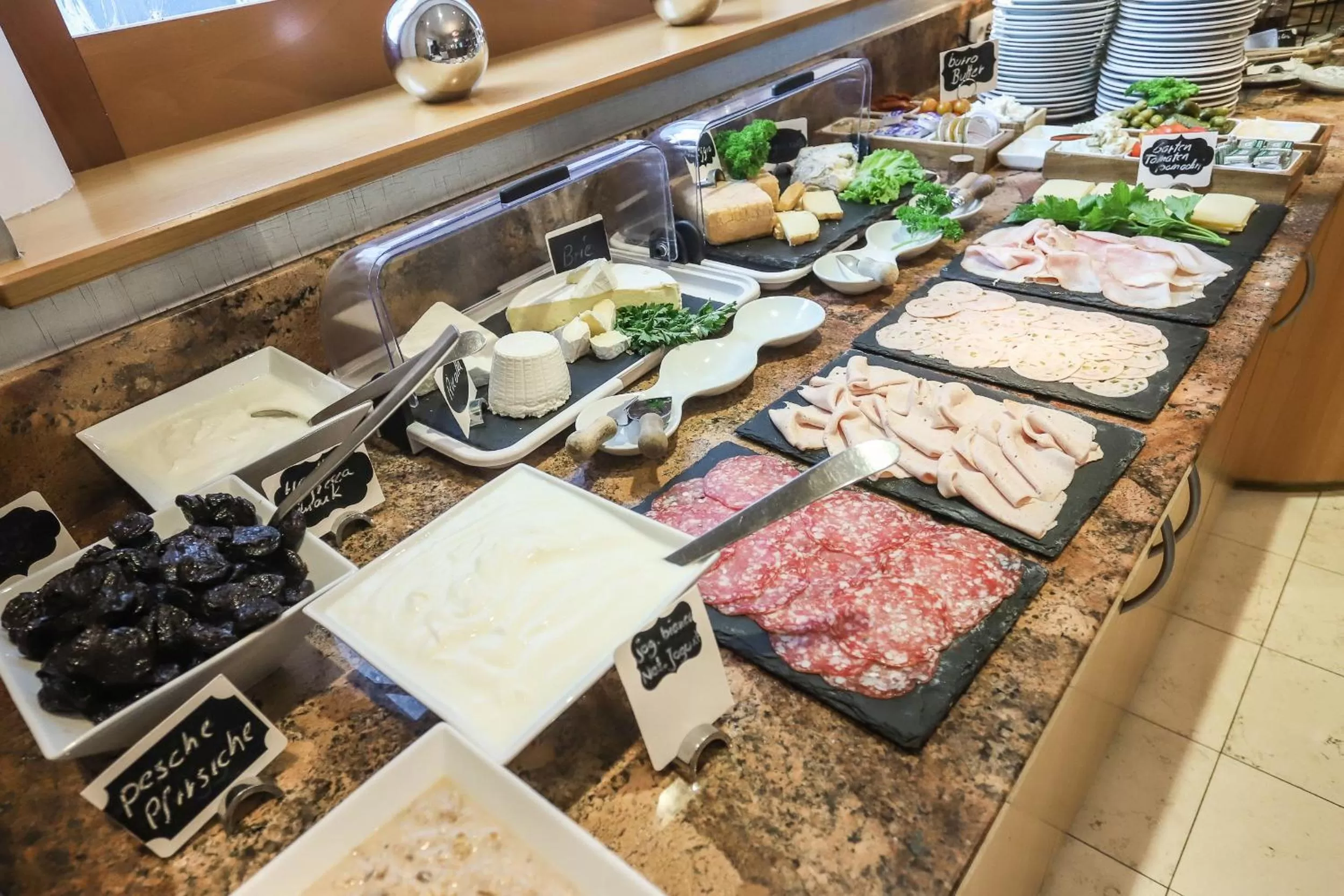 Continental breakfast in Hotel Villa Groff