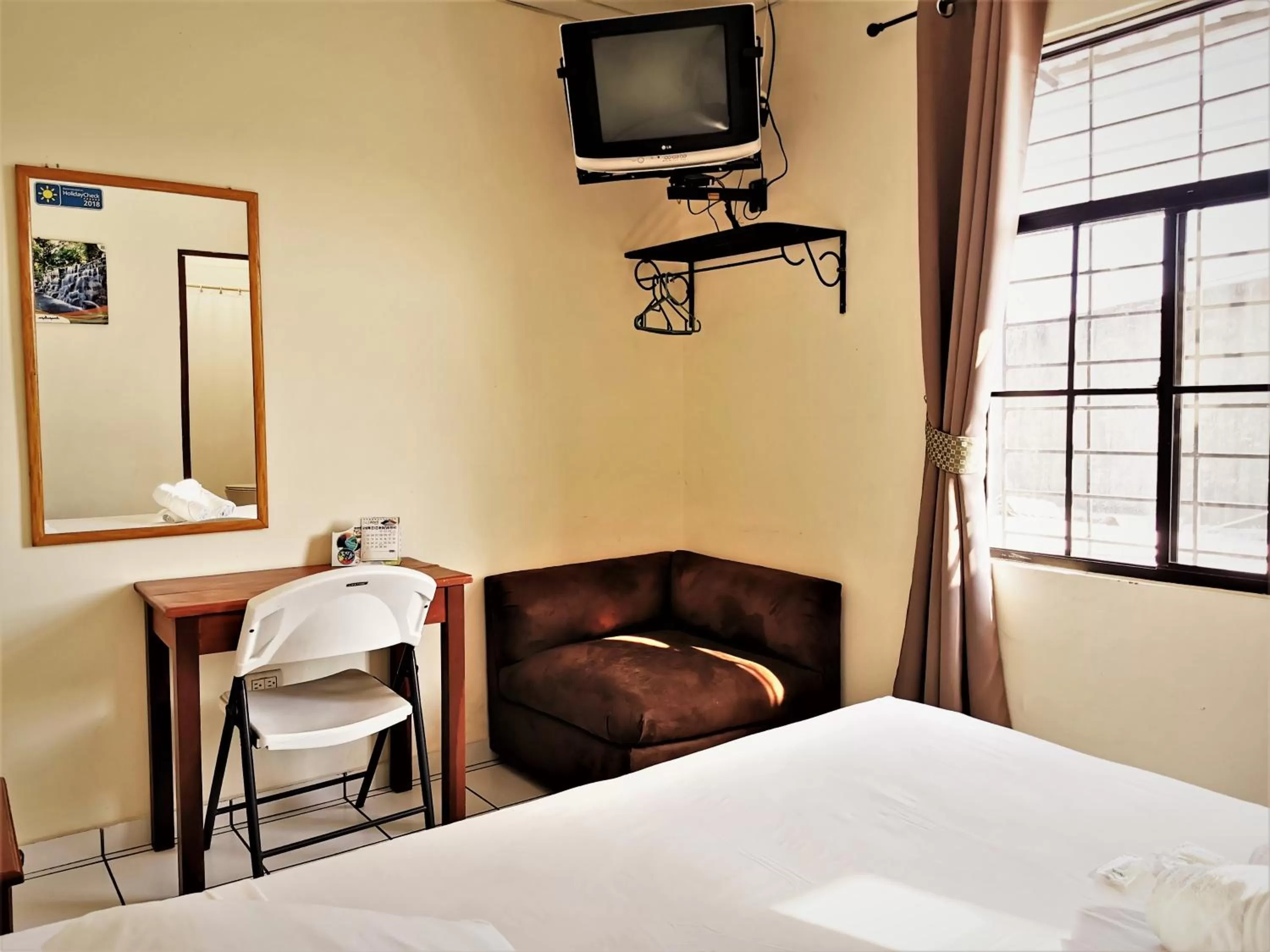 TV and multimedia, Bed in Hotel Armonía Hostal