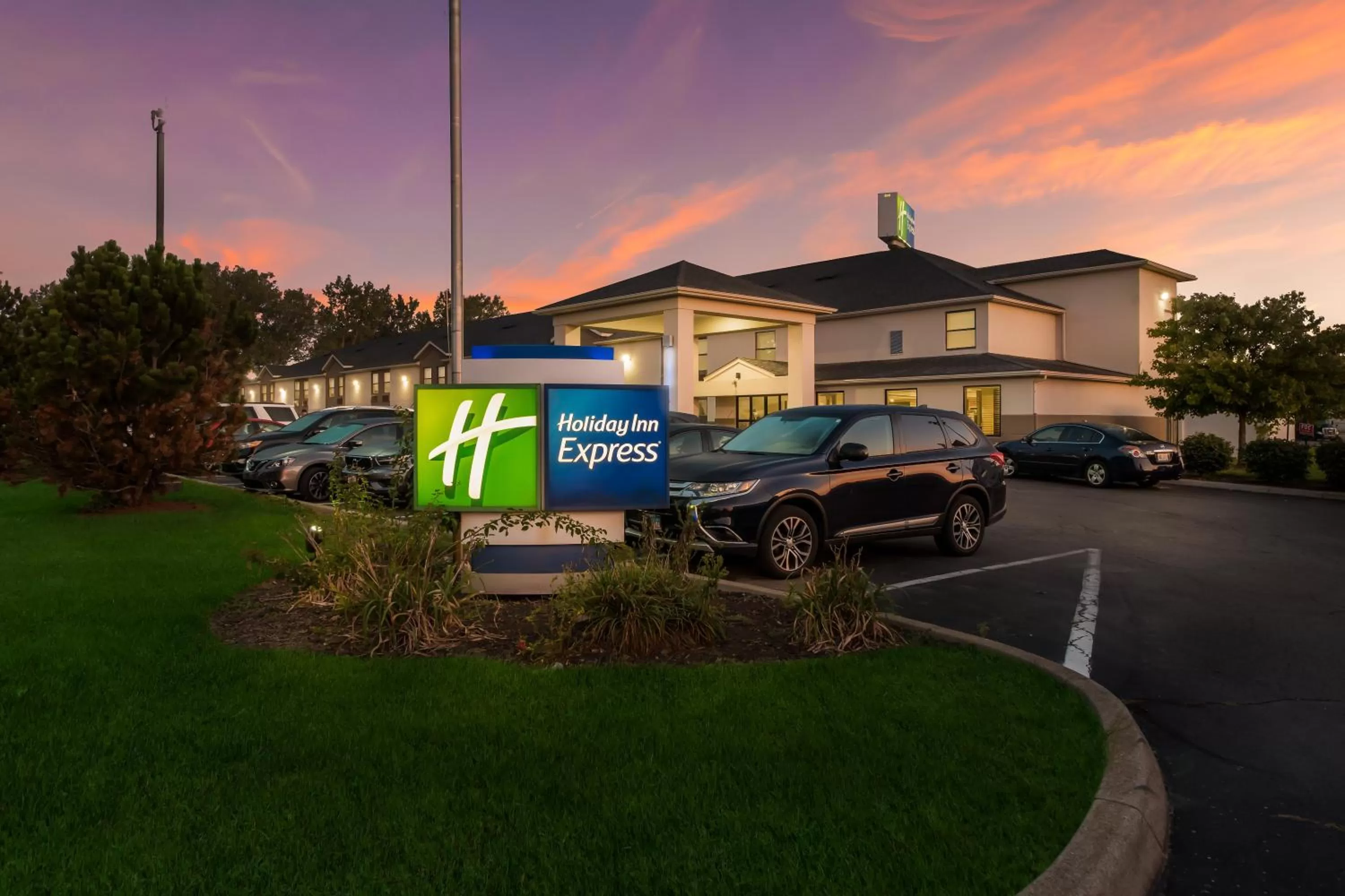 Property building in Holiday Inn Express London-I-70 by IHG