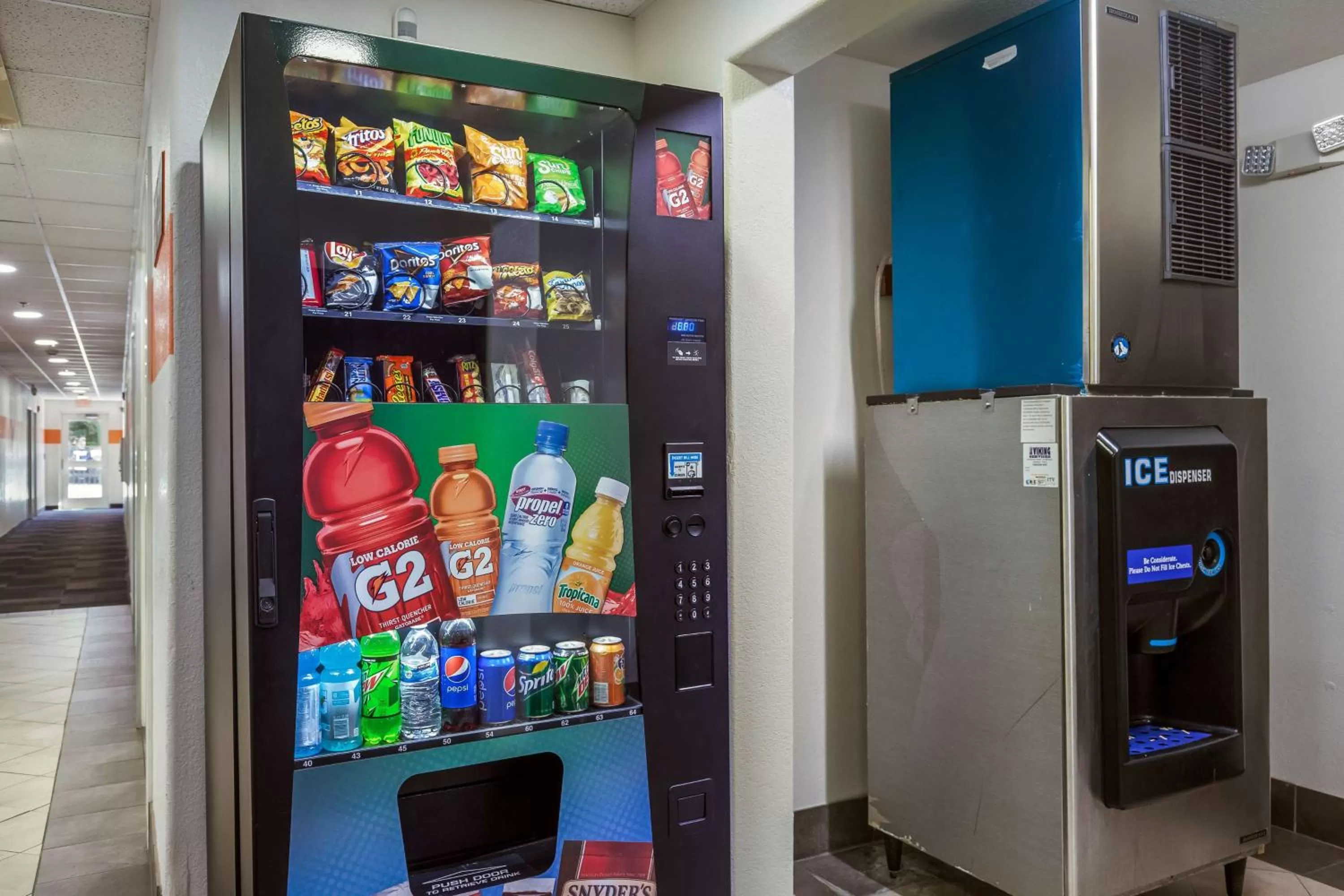 Property building in Motel 6-Dixon, CA