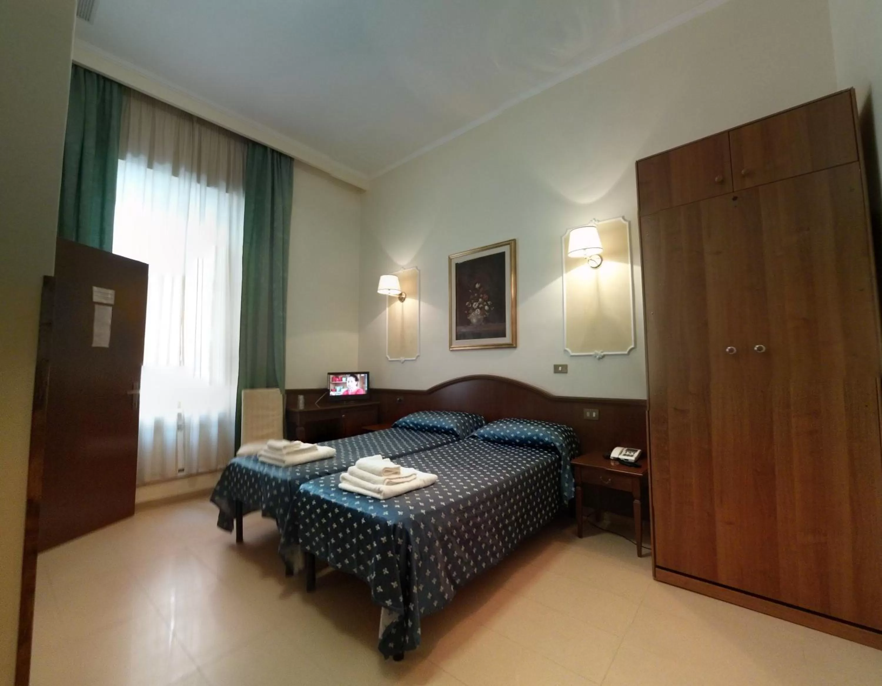 Bed in Cambridge Hotel