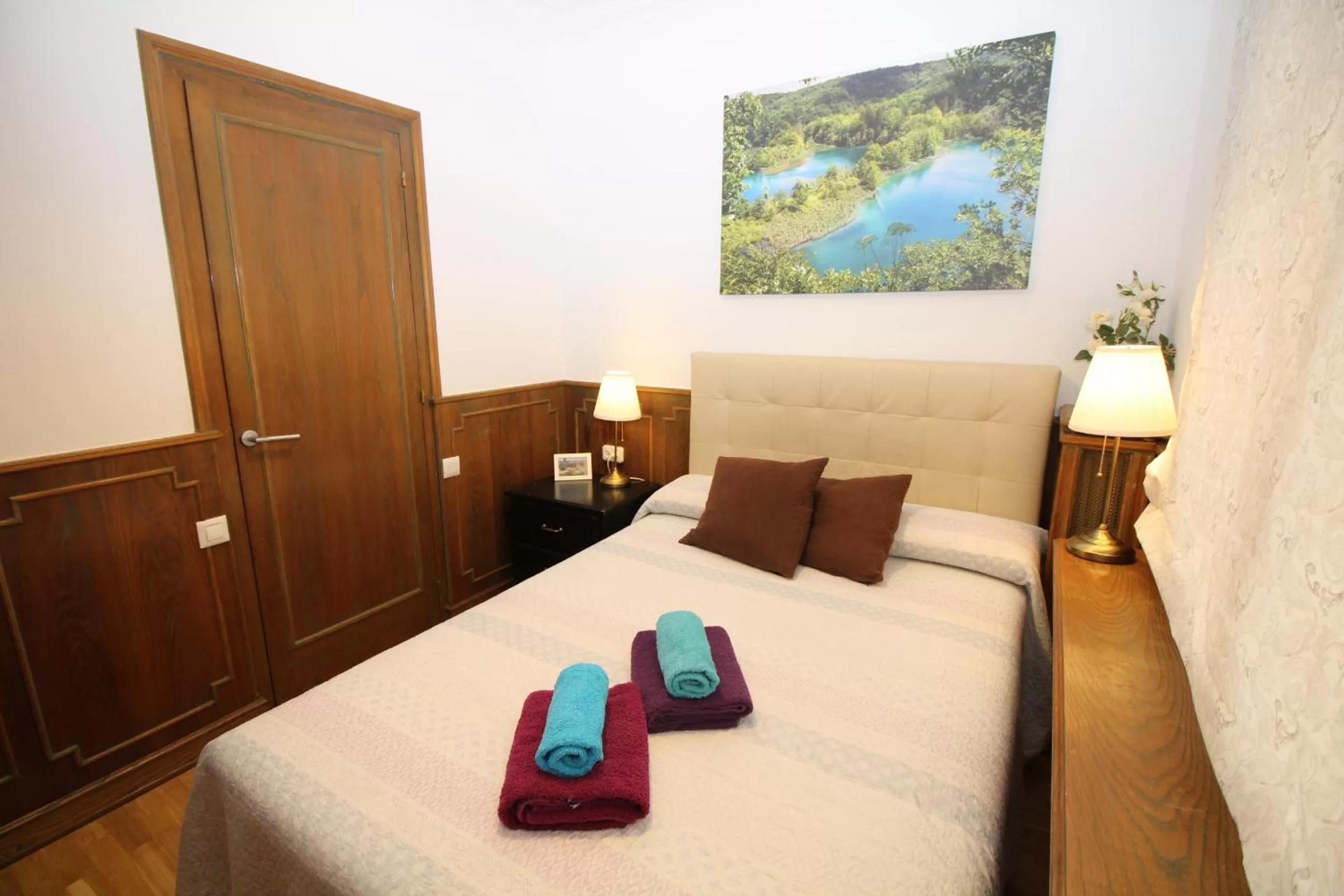 Bed in Nuevo Balmes Habitaciones