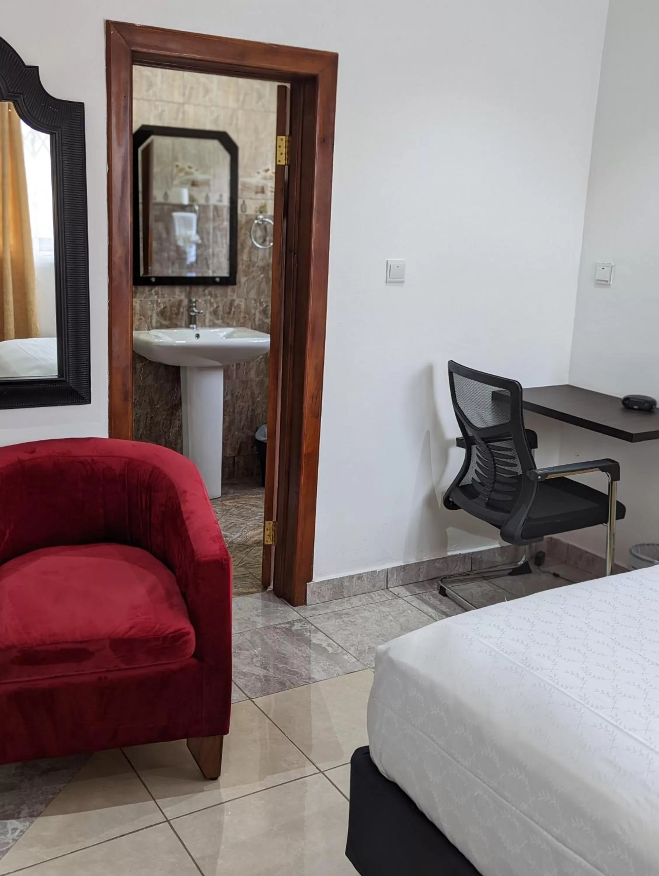 Bedroom in KoKo Palm Inn LTD