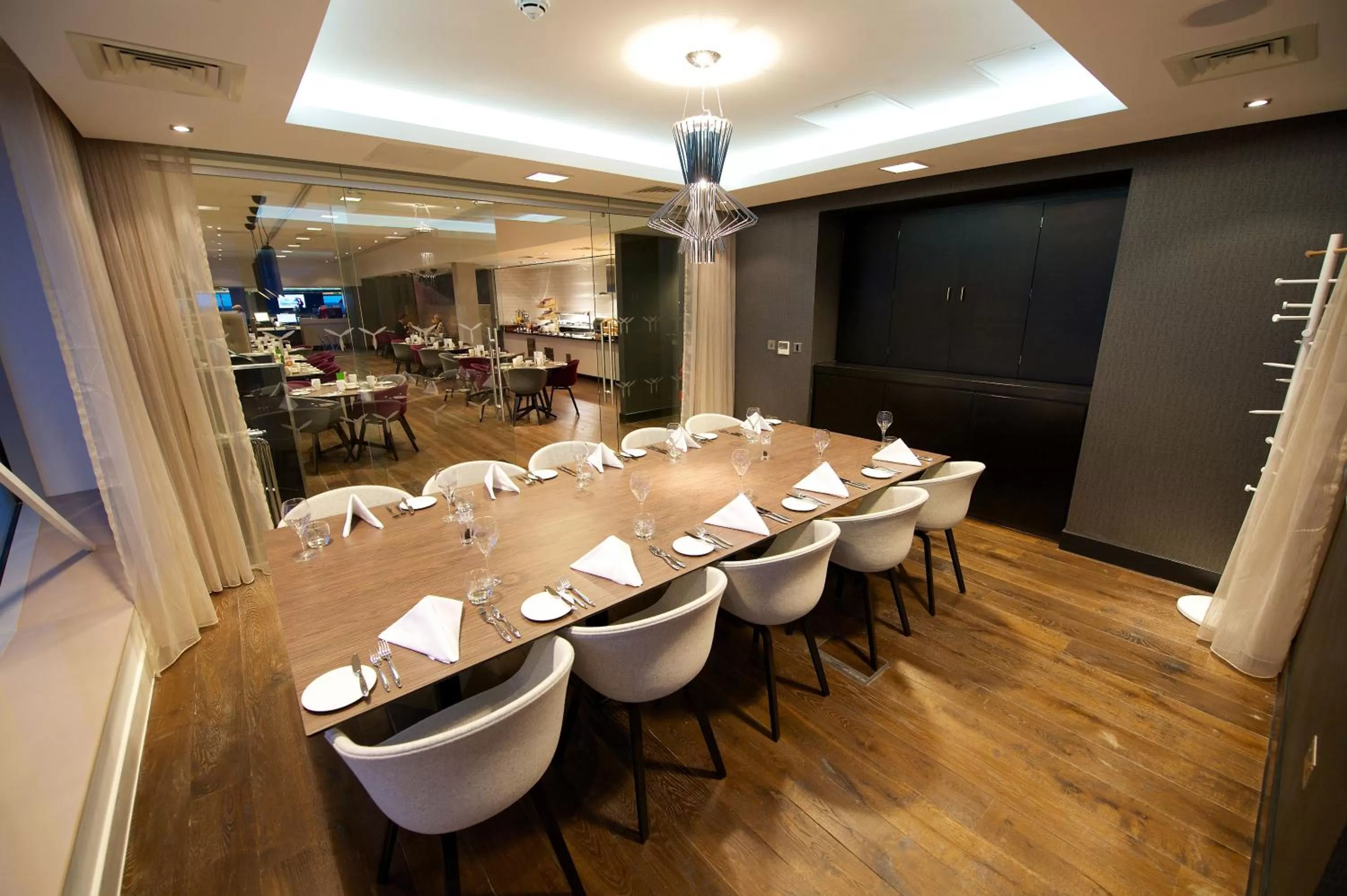 Meeting/conference room in Holiday Inn Southend by IHG