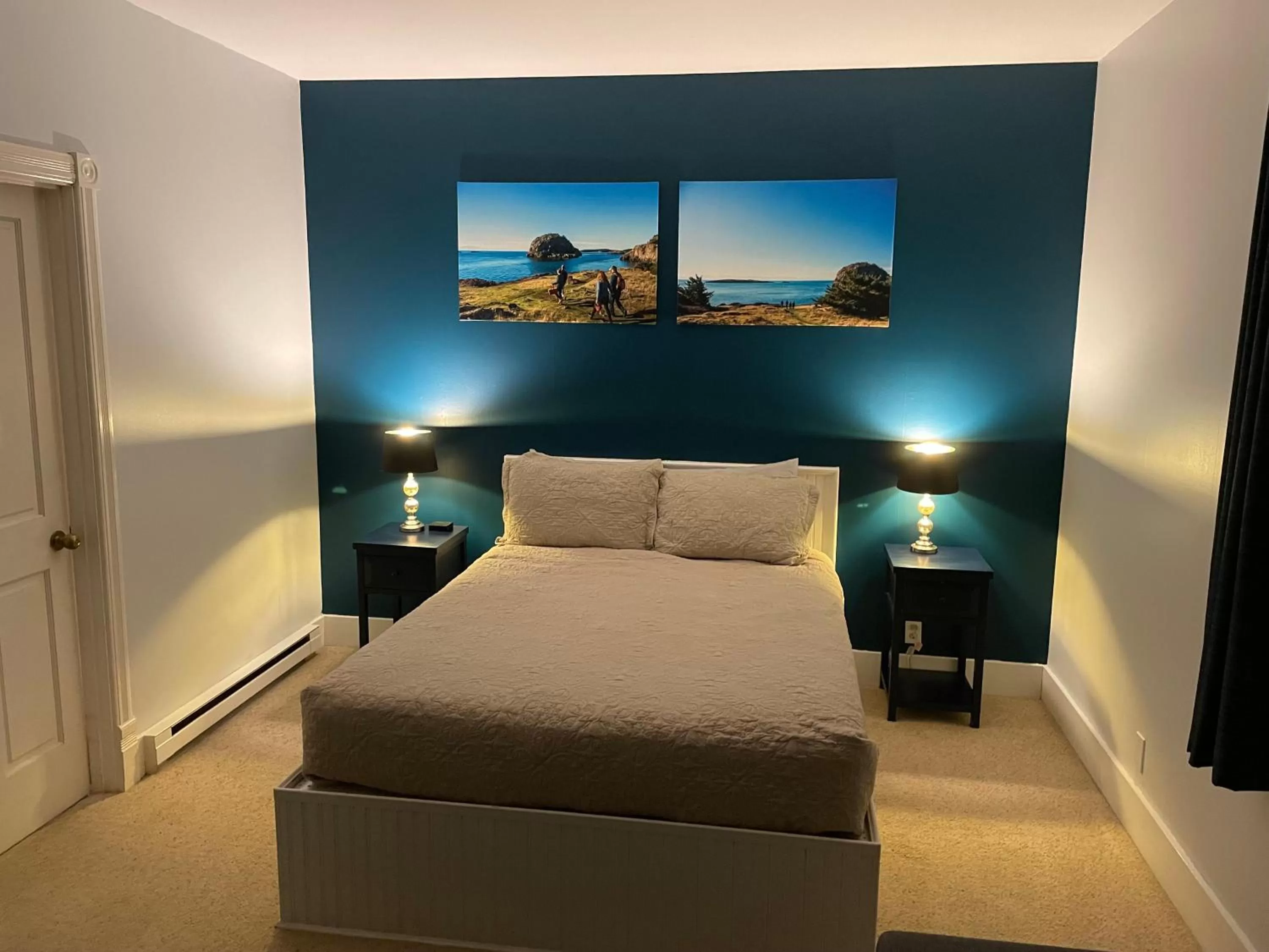 Bed in The Edenwild Boutique Inn