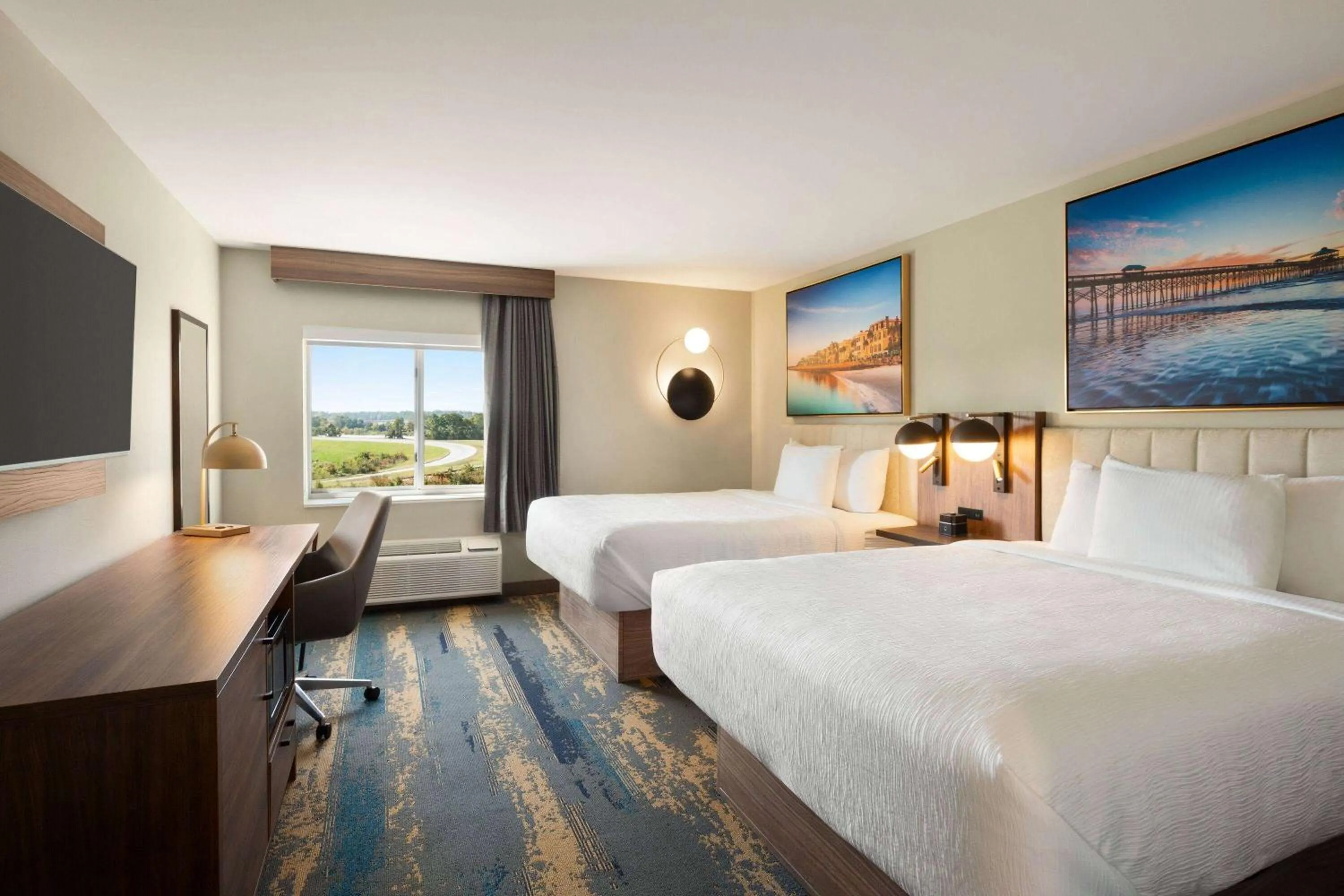 Photo of the whole room, Bed in La Quinta Inn by Wyndham Columbia NE Fort Jackson