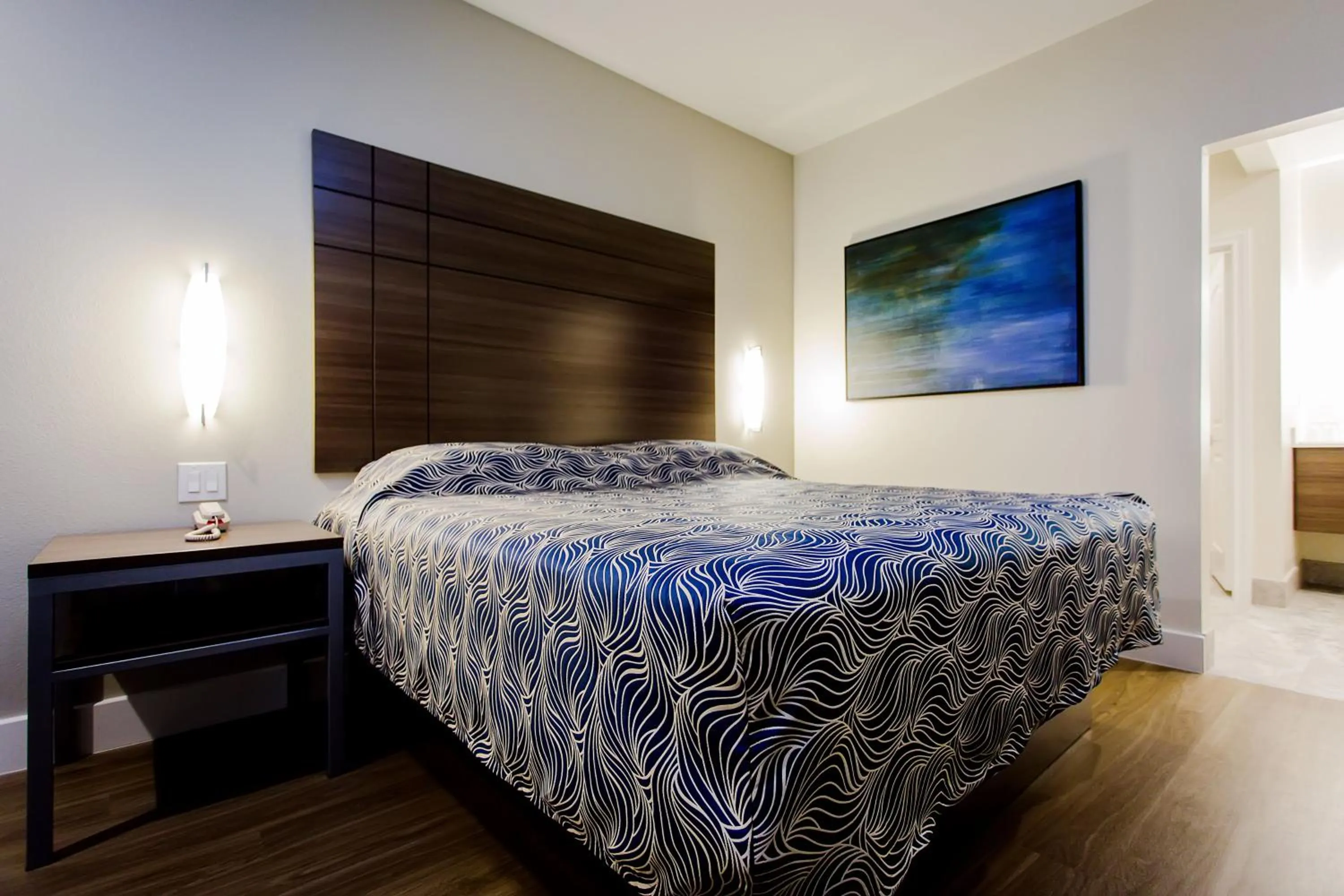 Decorative detail, Bed in Palace Inn Blue US-59 & Gessner