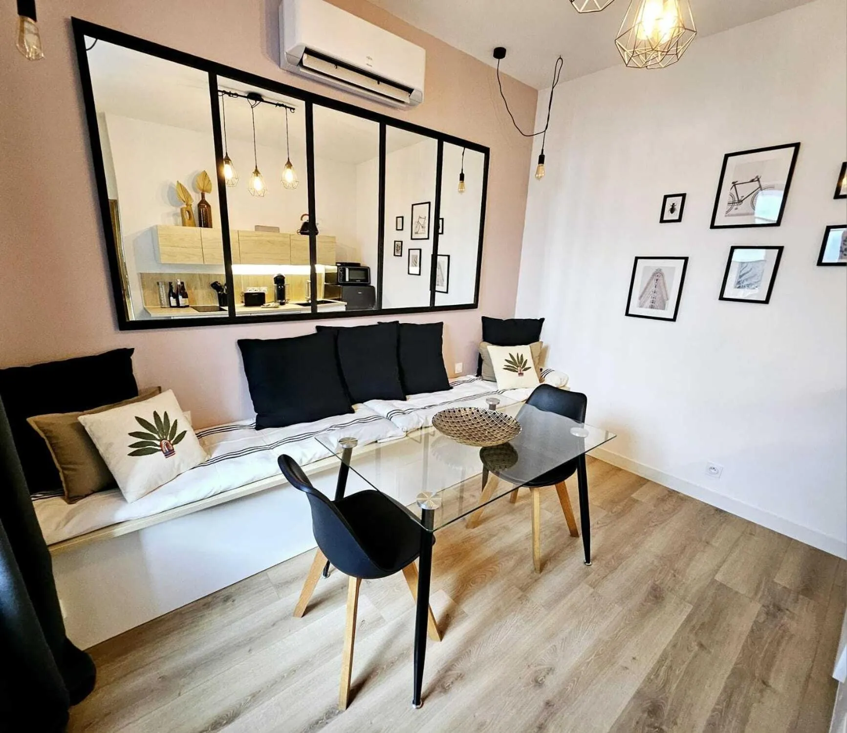 Kitchen or kitchenette in La Maison Grivolas Appartements et Maison d'hôtes