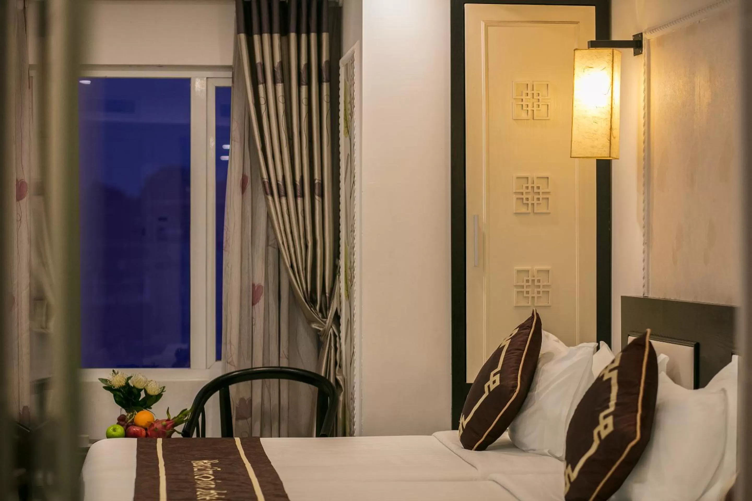 Bed in Hanoi Emotion Hotel