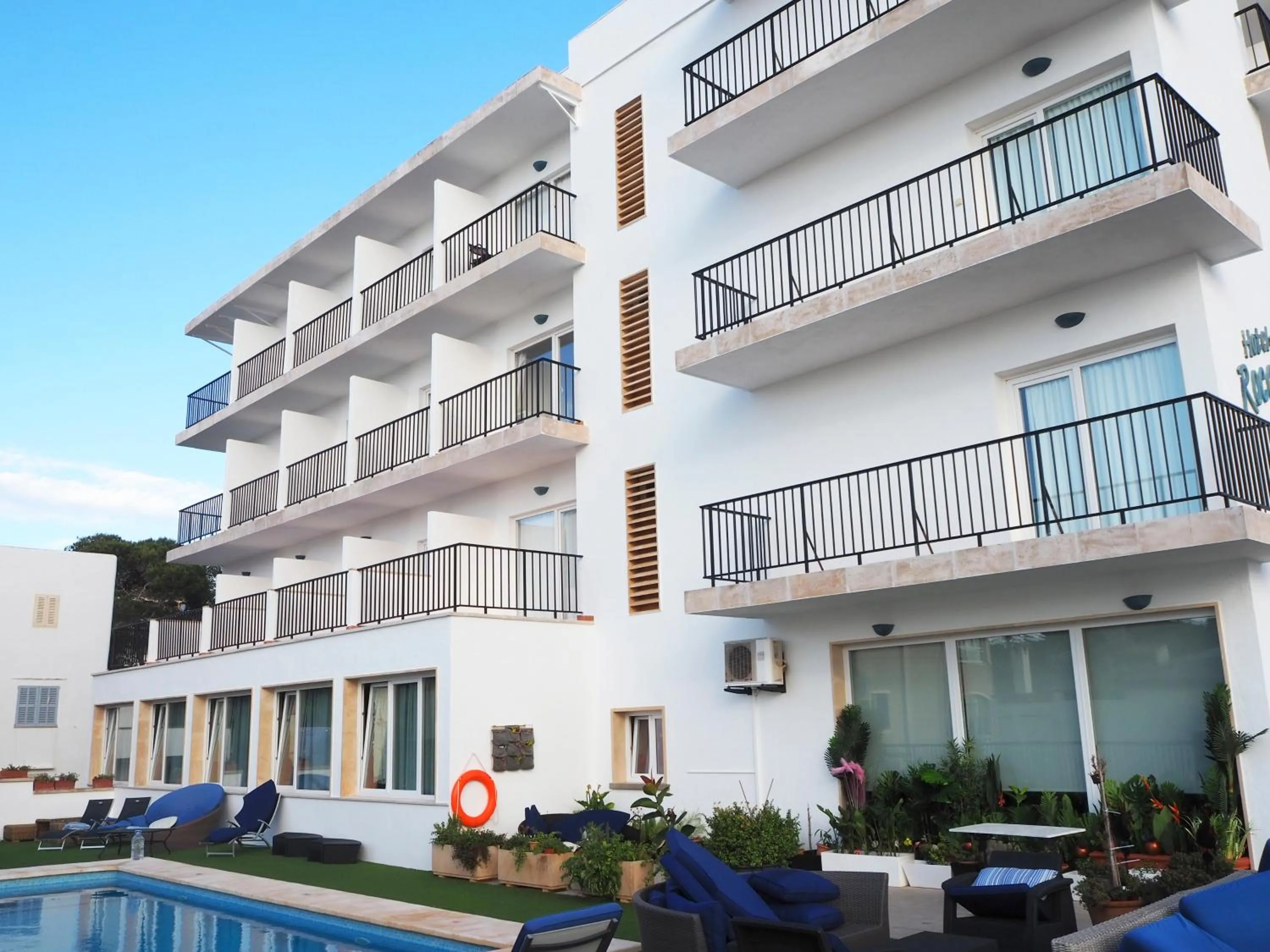 Property building in Hotel Rocamar