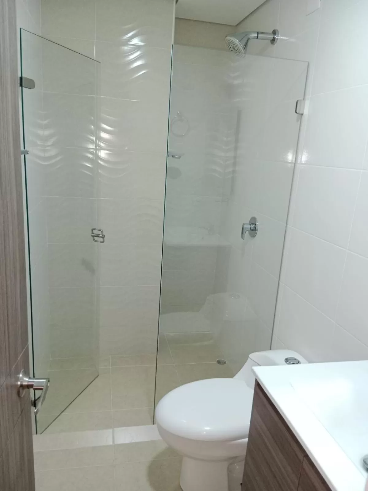 Shower, Bathroom in Aparta Suite Plaza Premium by Tourism Yossa