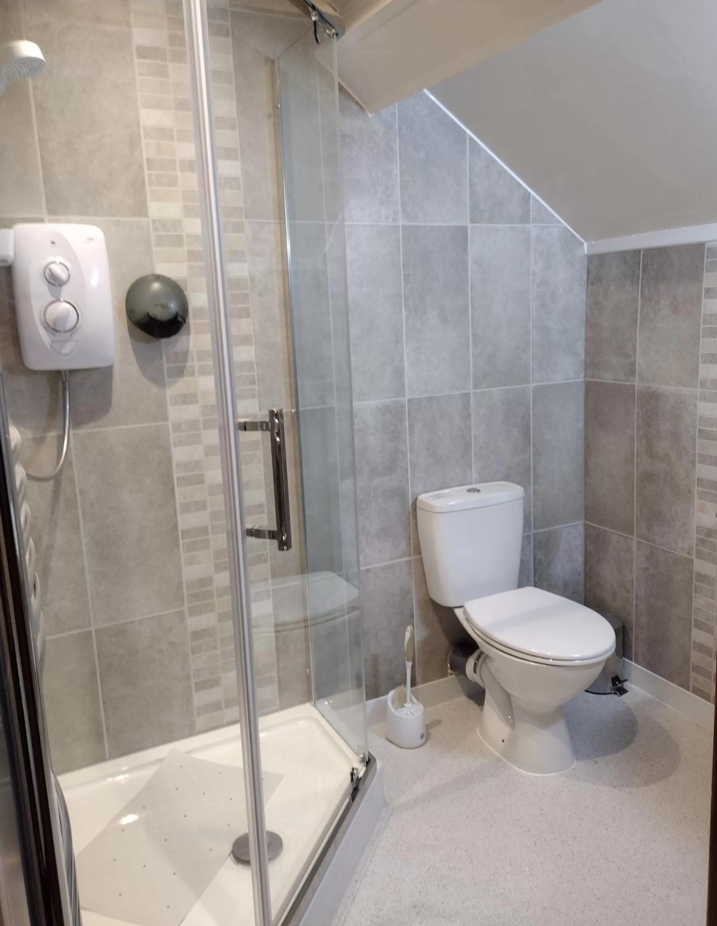 Bathroom in Lion Hotel & Studio Apartments