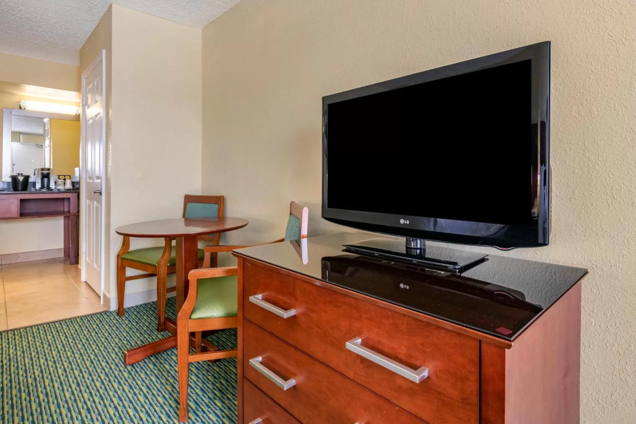 Photo of the whole room in Holiday Inn Resort Orlando - Lake Buena Vista by IHG