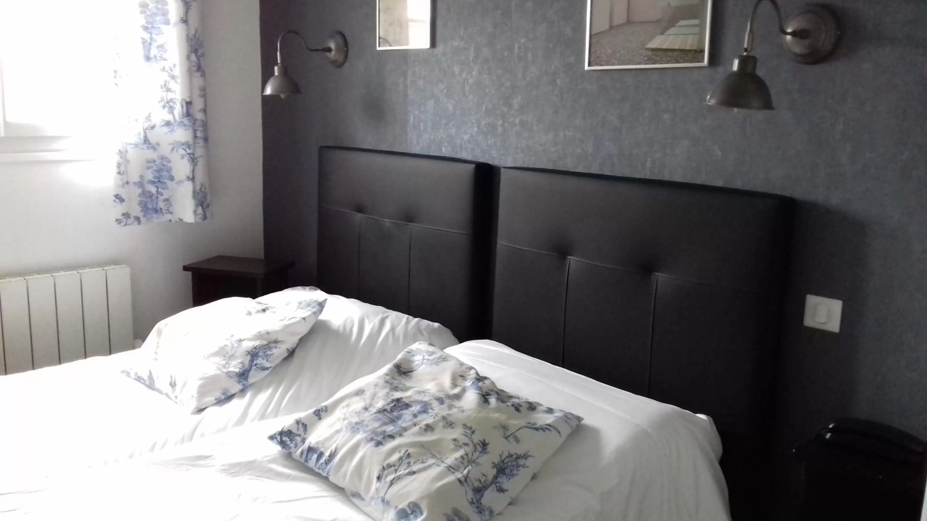 Photo of the whole room, Bed in Logis Hôtel Les Airelles Neufchâtel En Bray