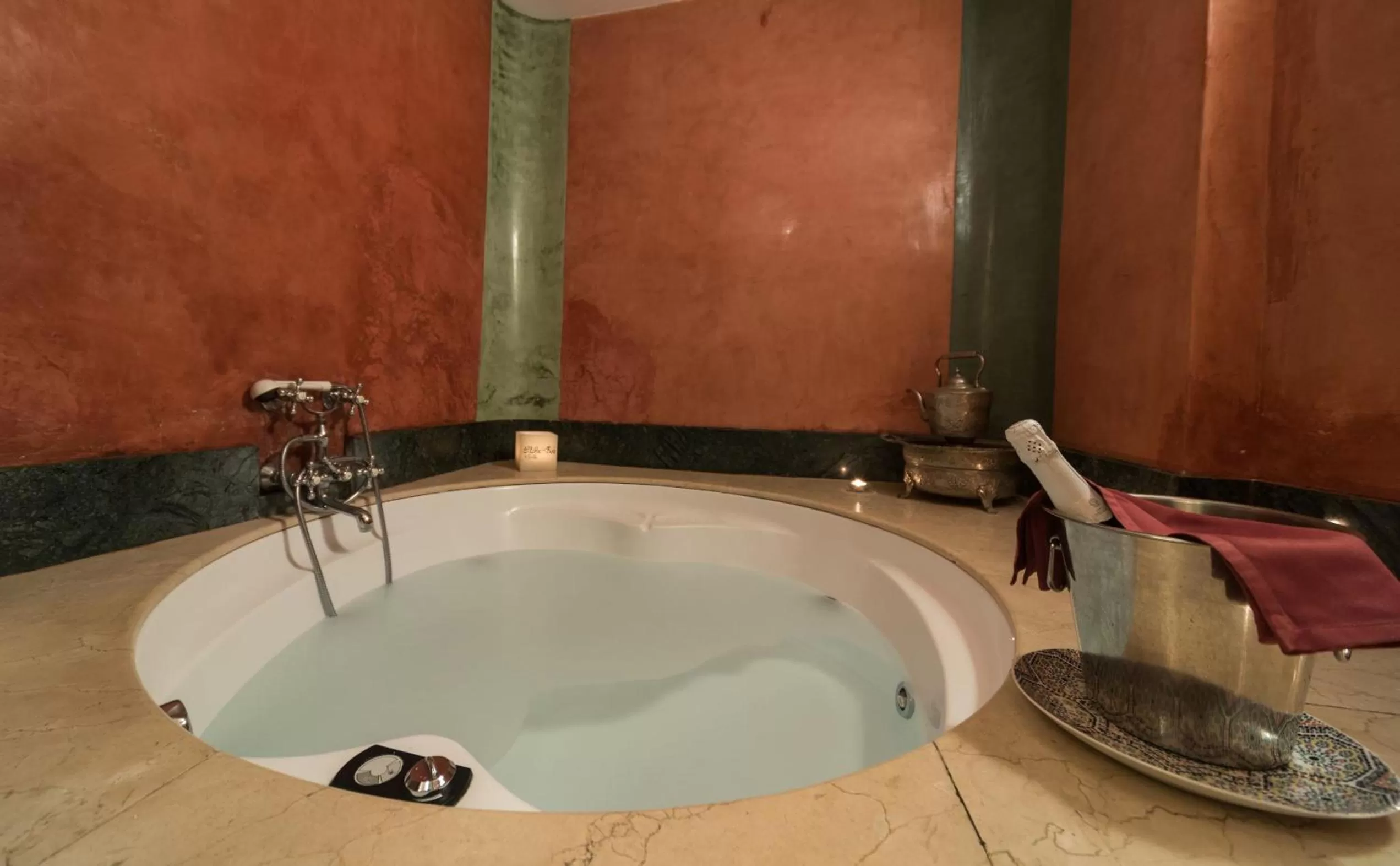 Hot Tub in Alcoba del Rey de Sevilla