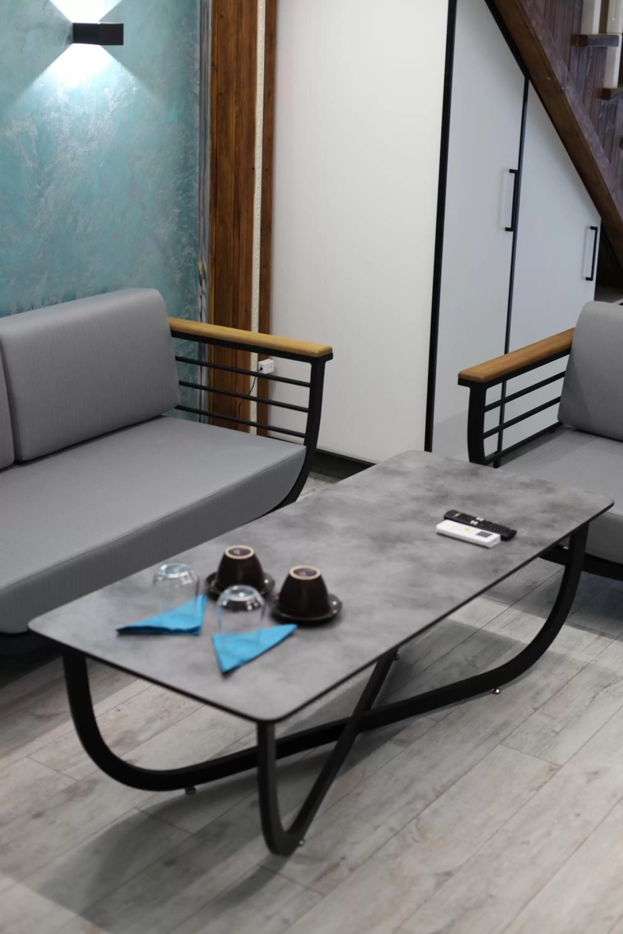 Seating Area in E-lite& Meatador