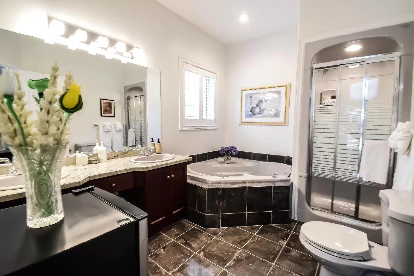 Bathroom in Graystone Bed & Breakfast