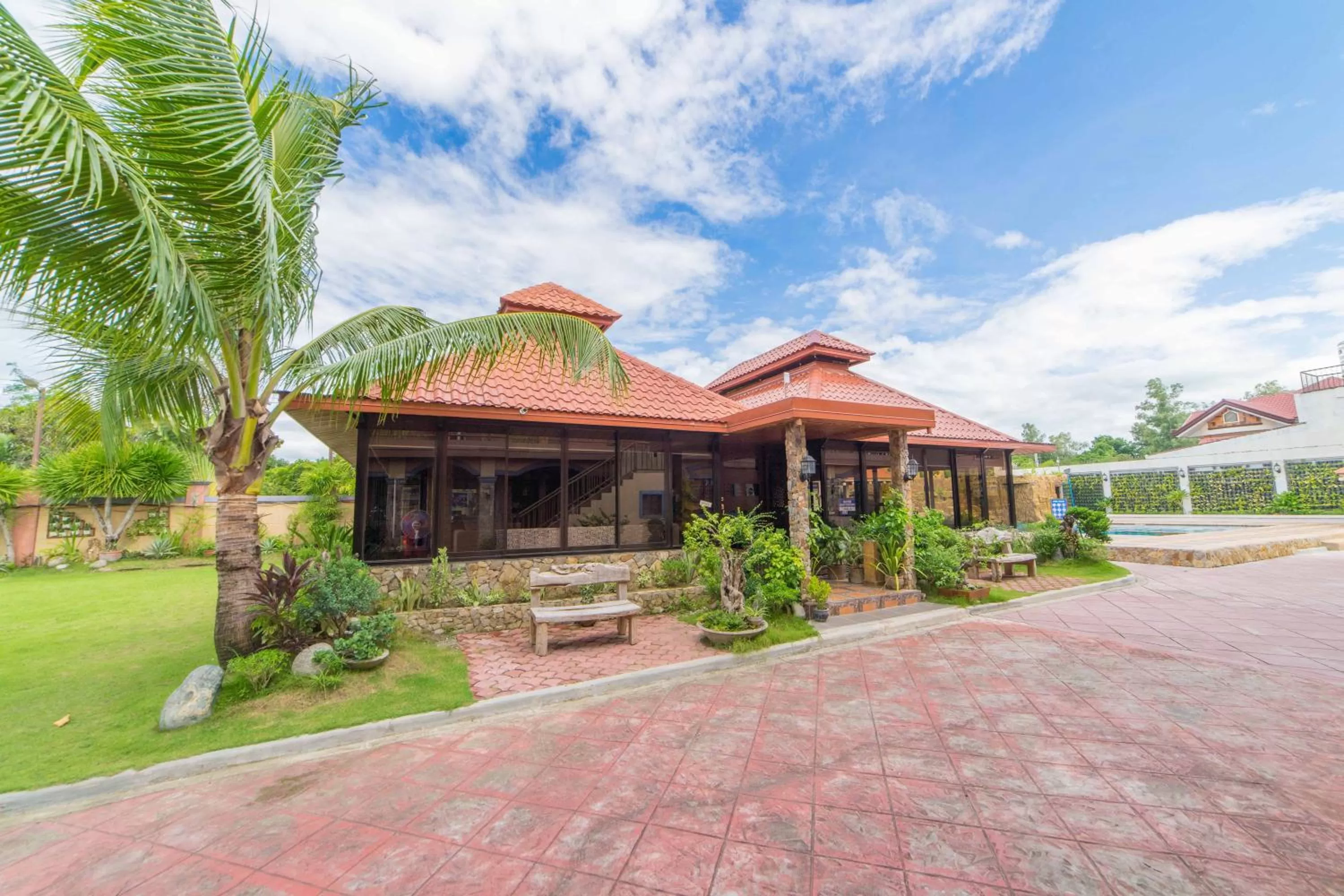 Property building in RedDoorz Plus @ Starhomes Olivianville