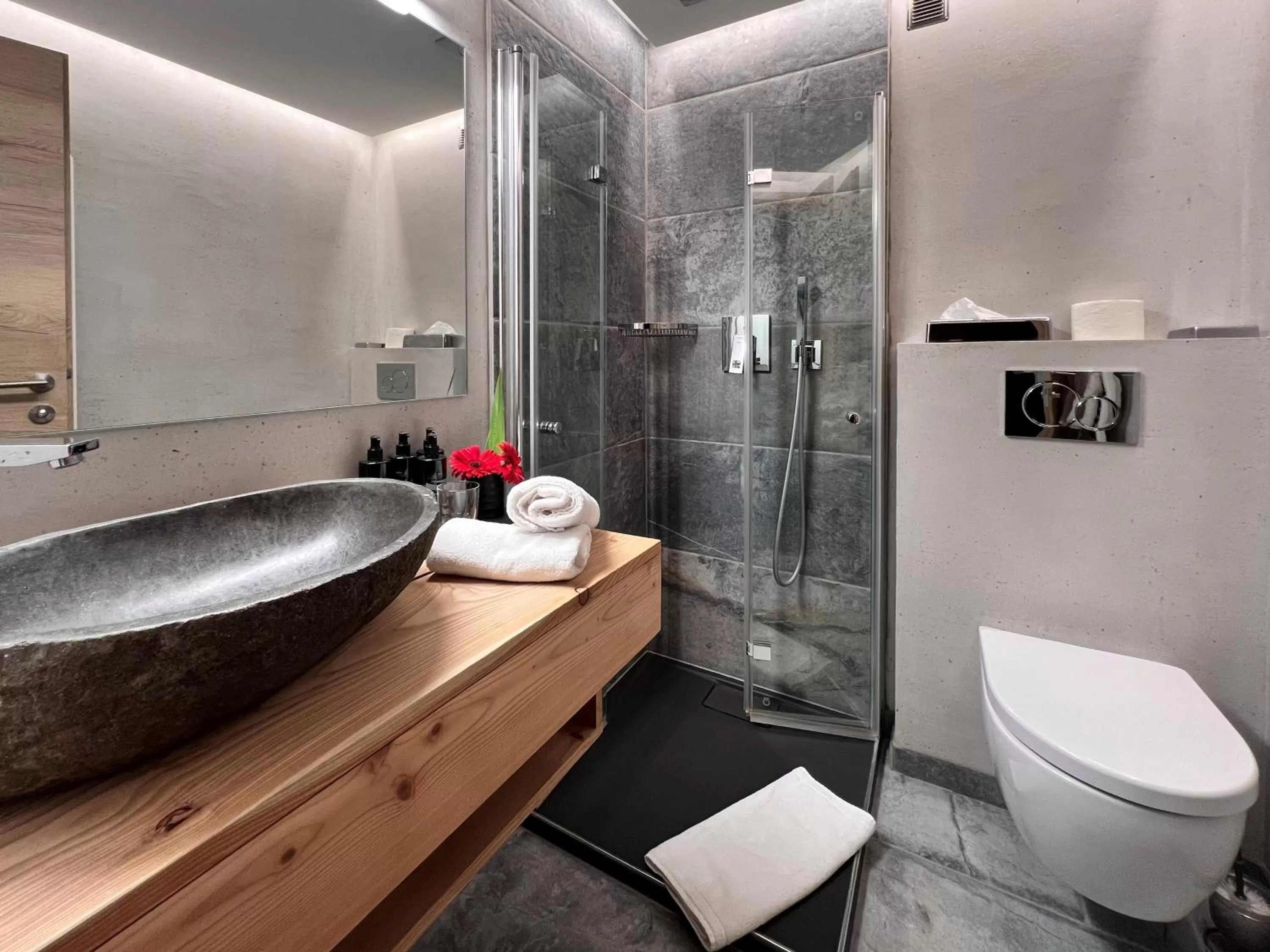 Bathroom in Hotel Alexander