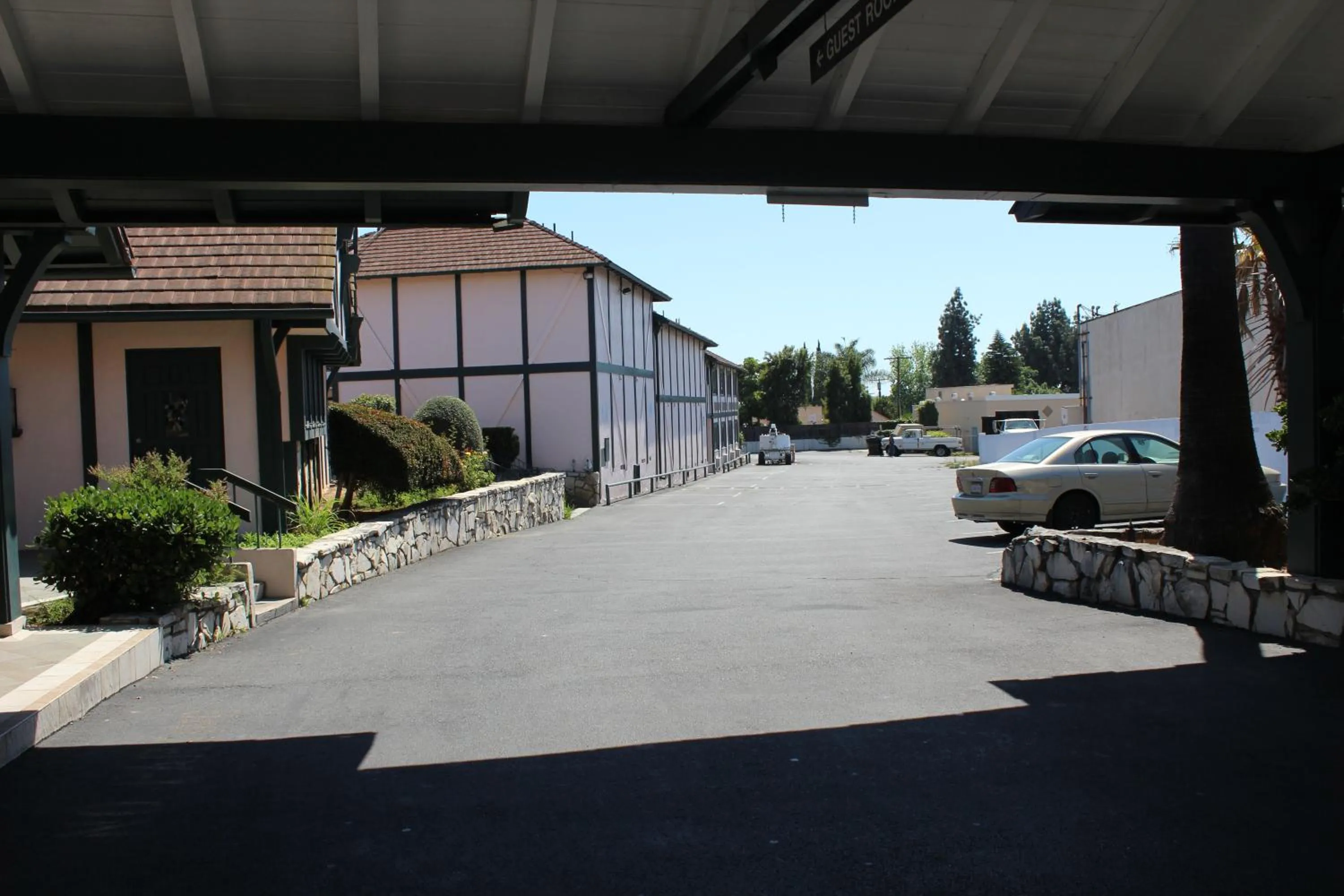 Property building in Best Whittier Inn