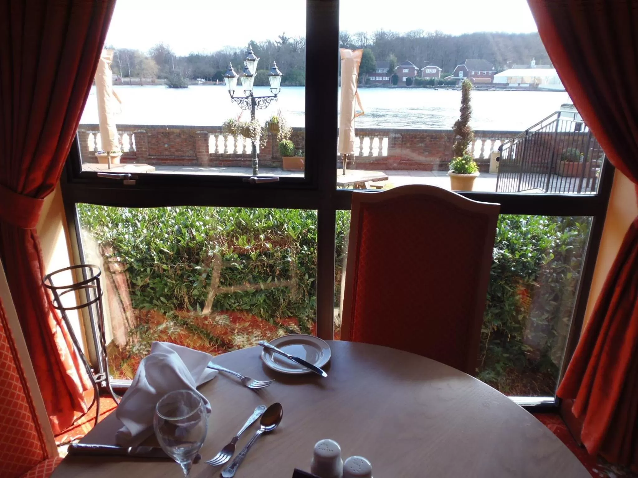 Restaurant/places to eat in Lakeside International Hotel