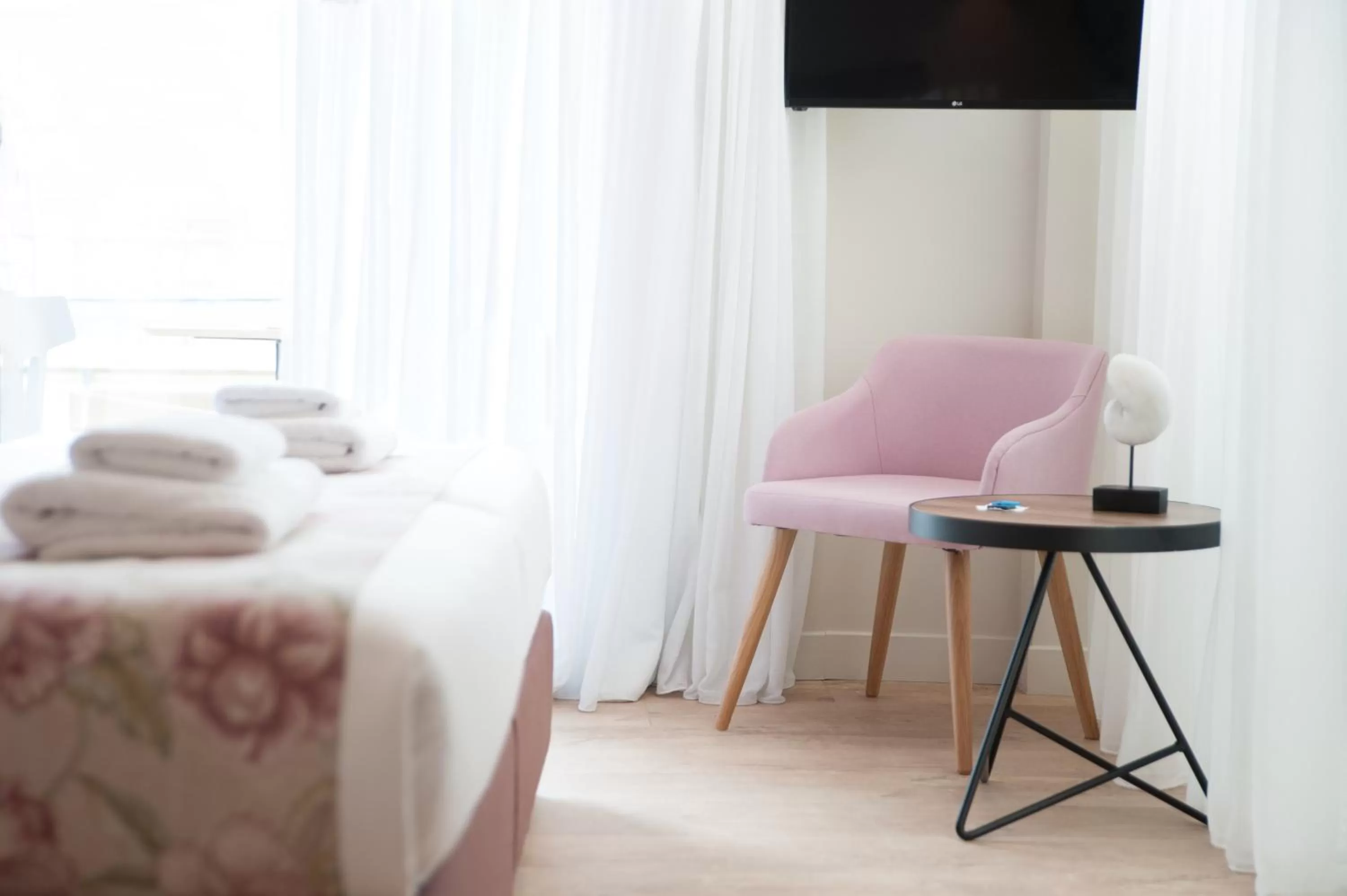 TV and multimedia in Seasabelle Hotel near Athens Airport