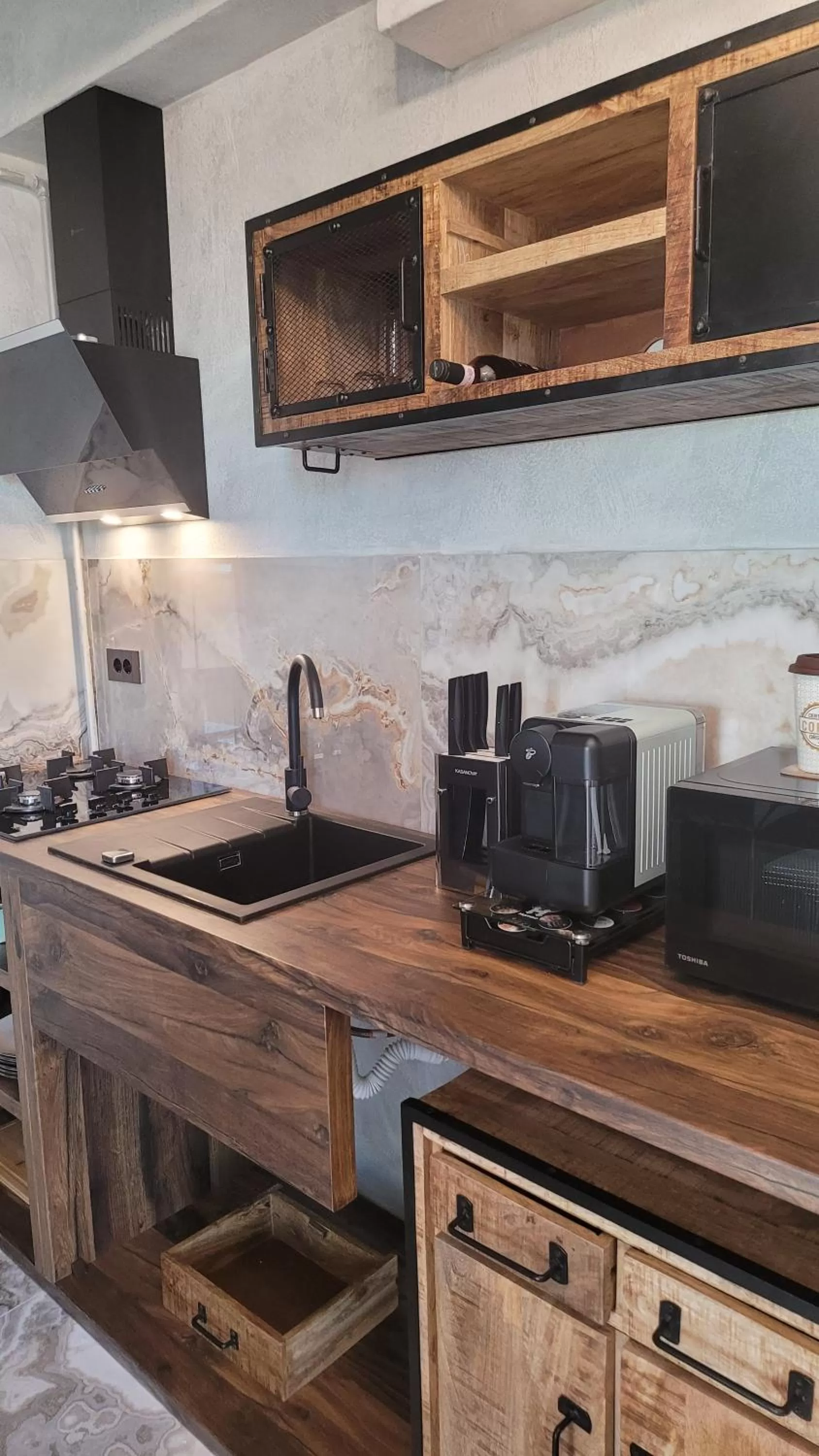 Coffee/tea facilities in Terrace Suites Iasi