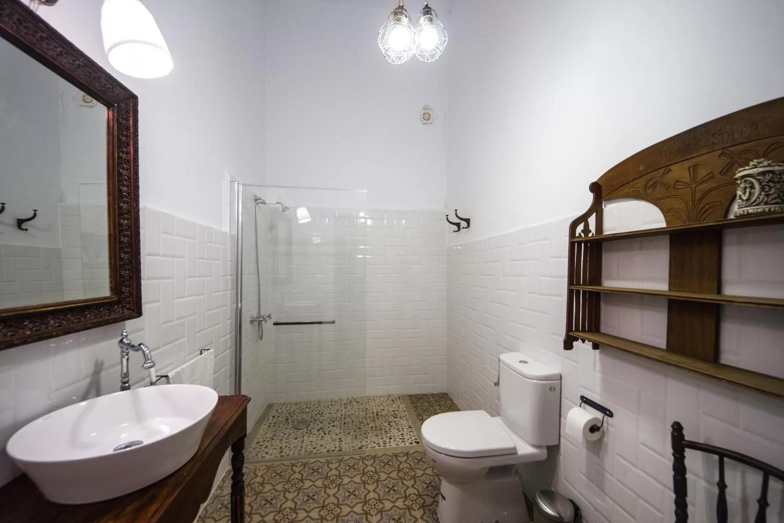 Shower in Aminta Home