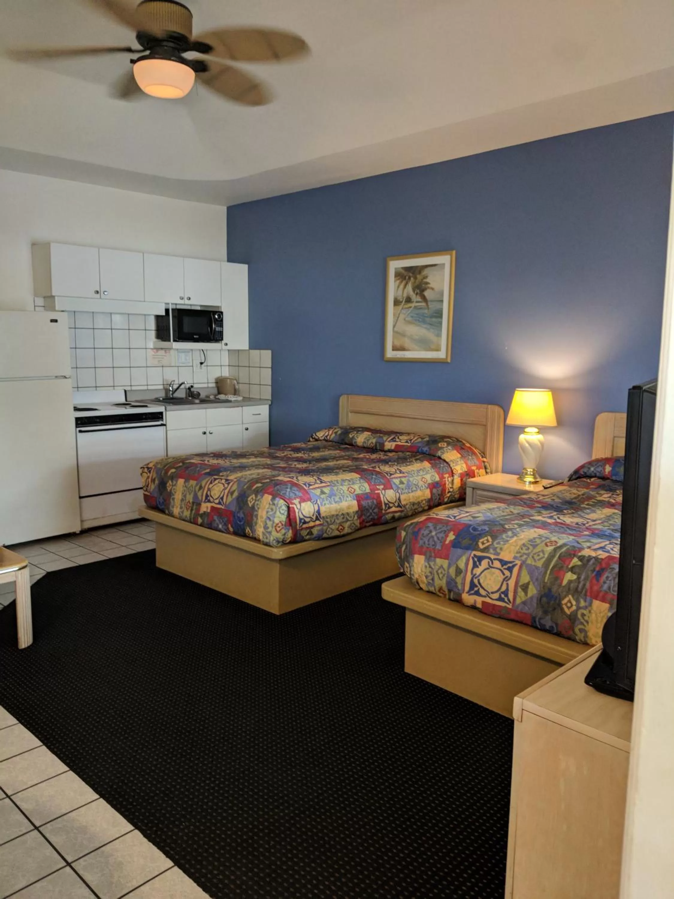 Bed in Arvilla Motel