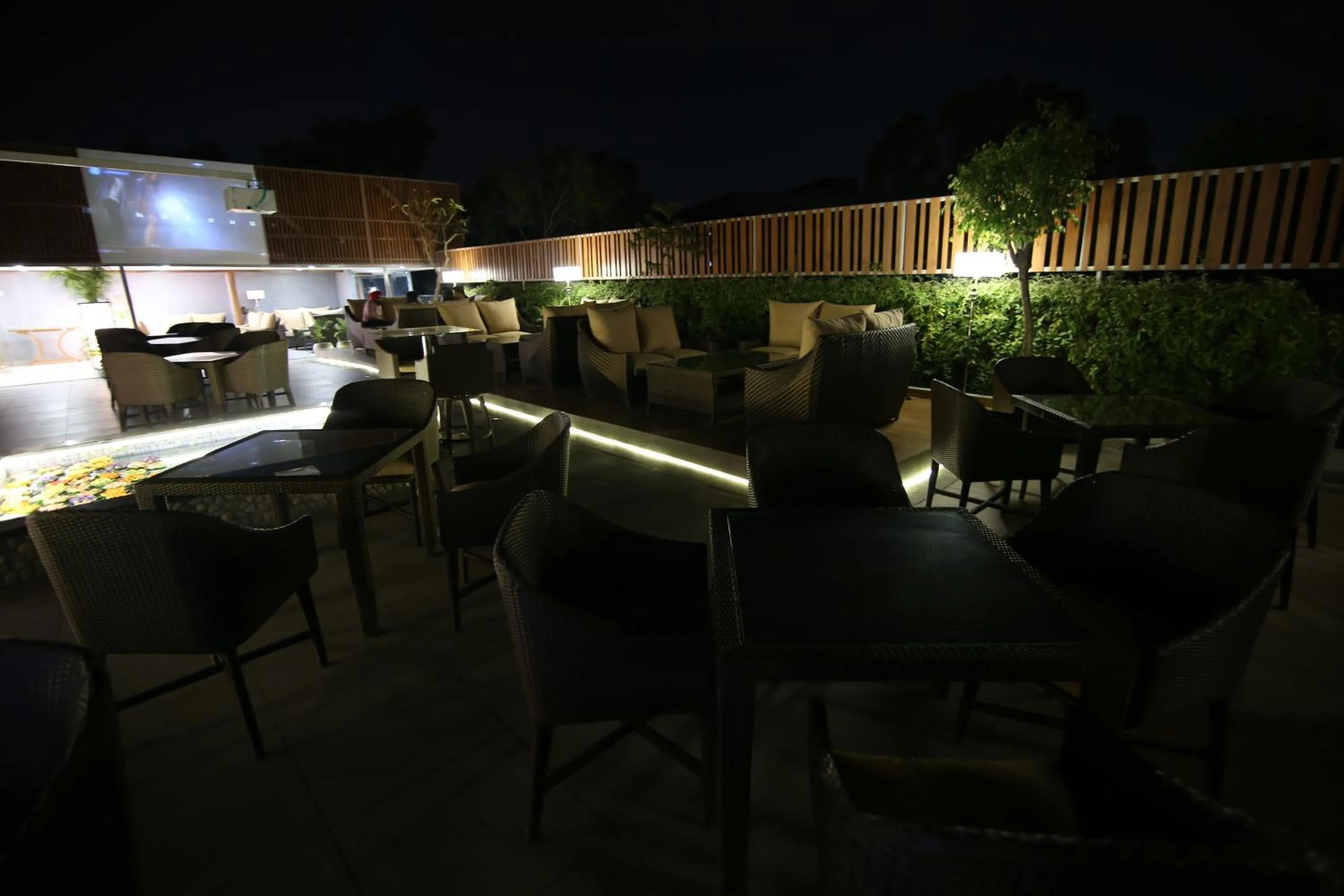 Evening entertainment in Hotel City Heart Premium