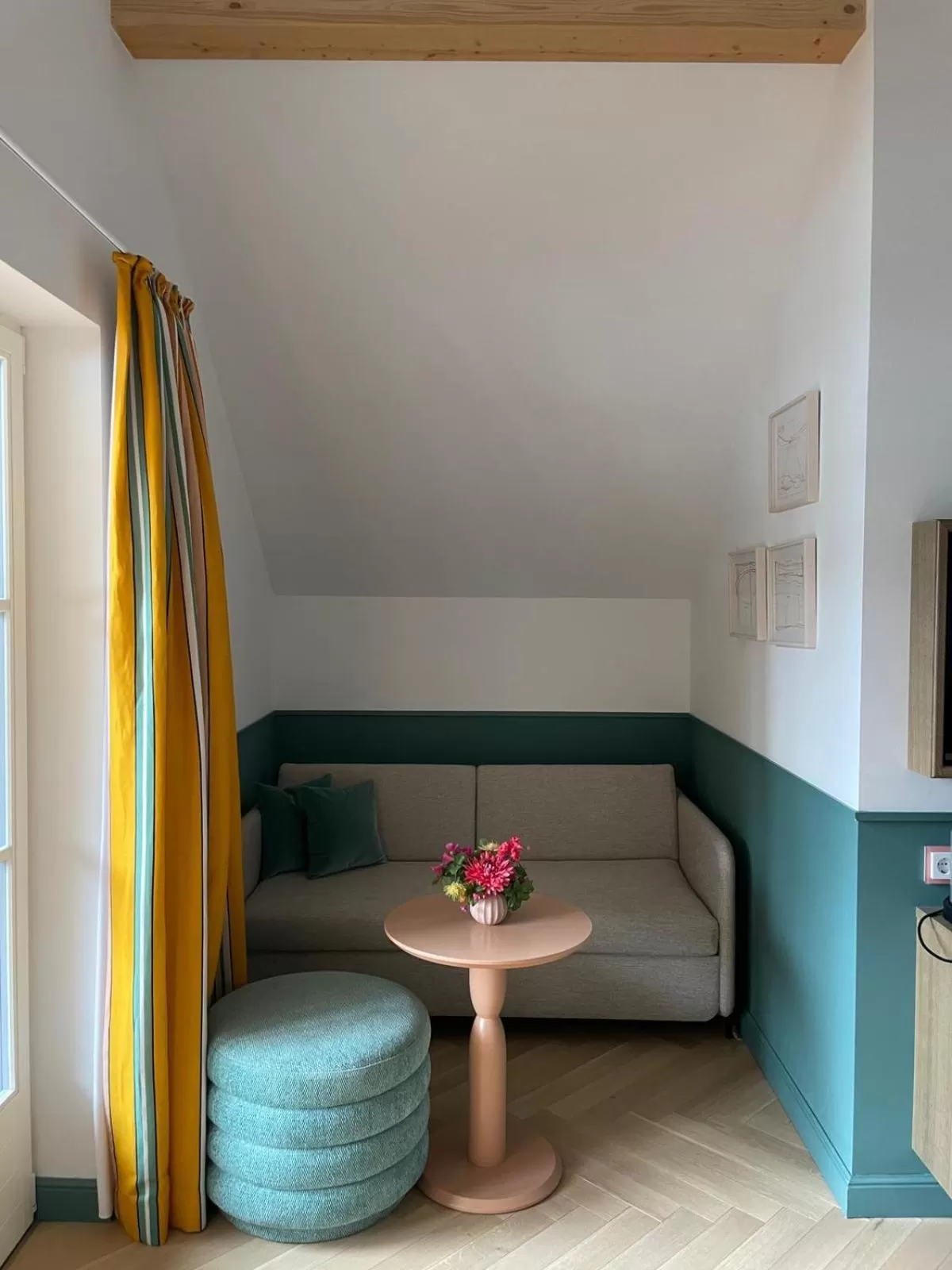 Seating area in Villa Alma - a lakeside Boutique Hotel