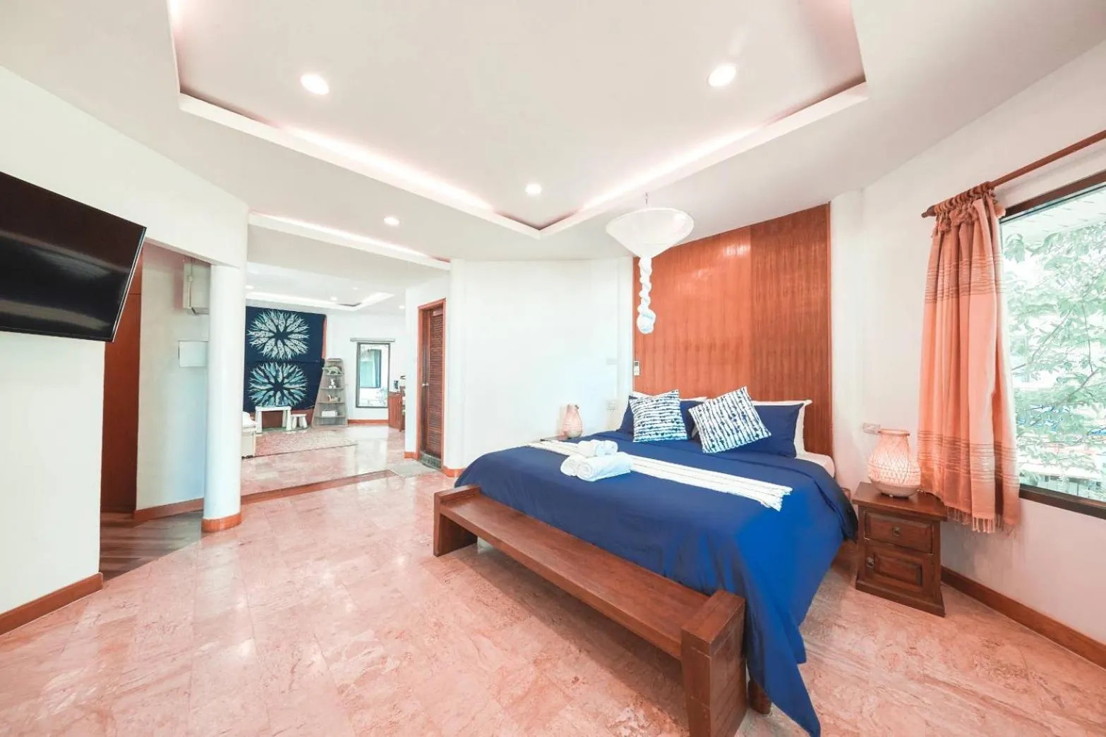 Photo of the whole room, Bed in Twin Bay Resort Koh Lanta