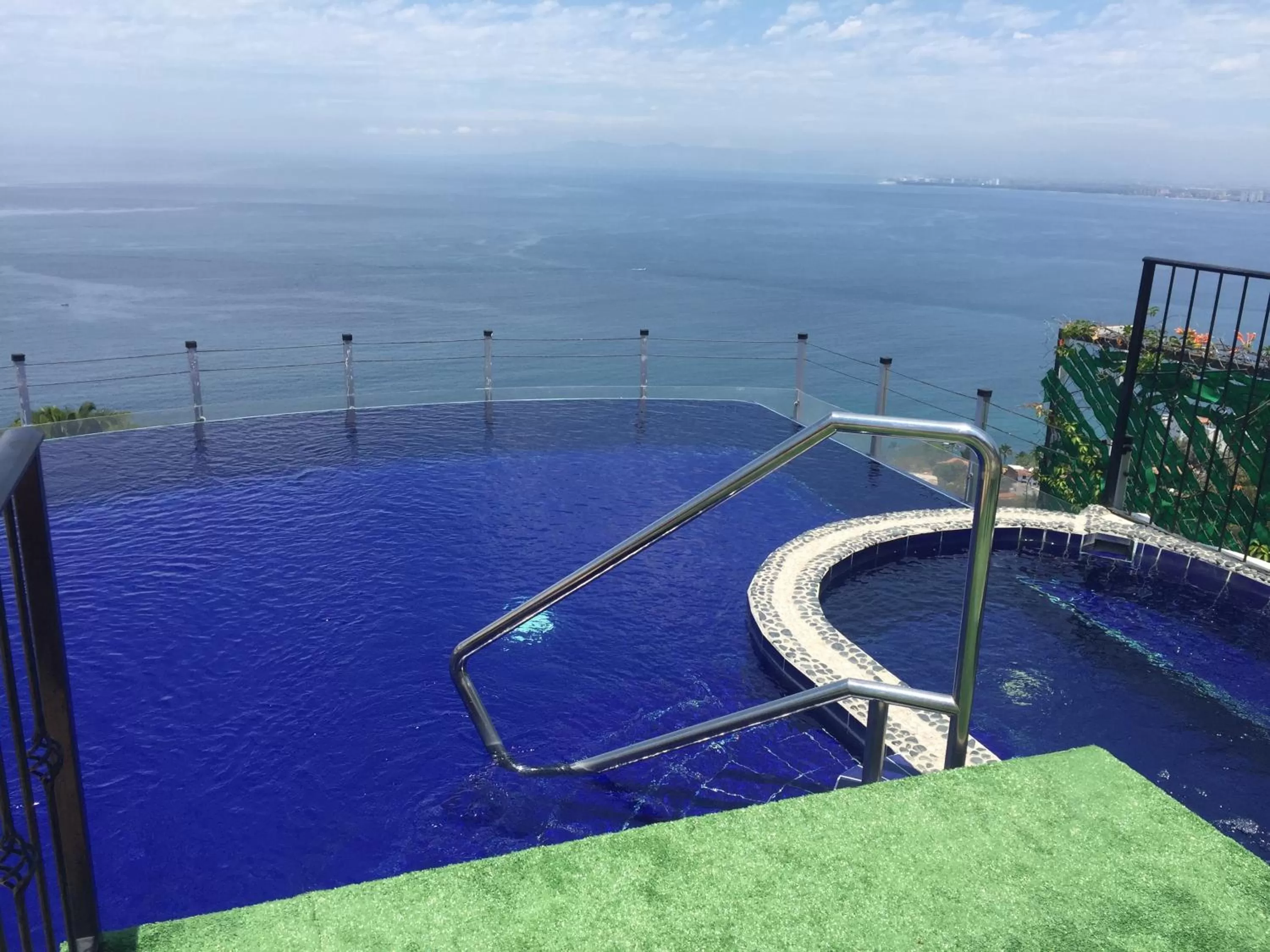Swimming pool in Mondavi