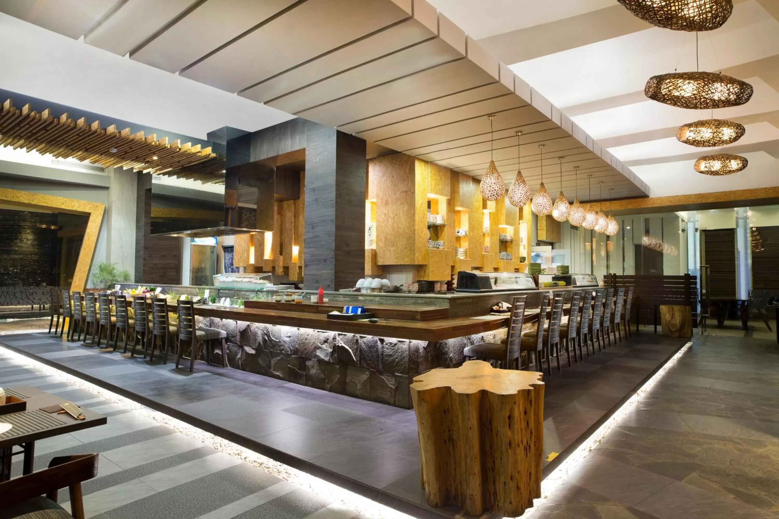 Restaurant/places to eat in Holiday Inn Cikarang Jababeka by IHG