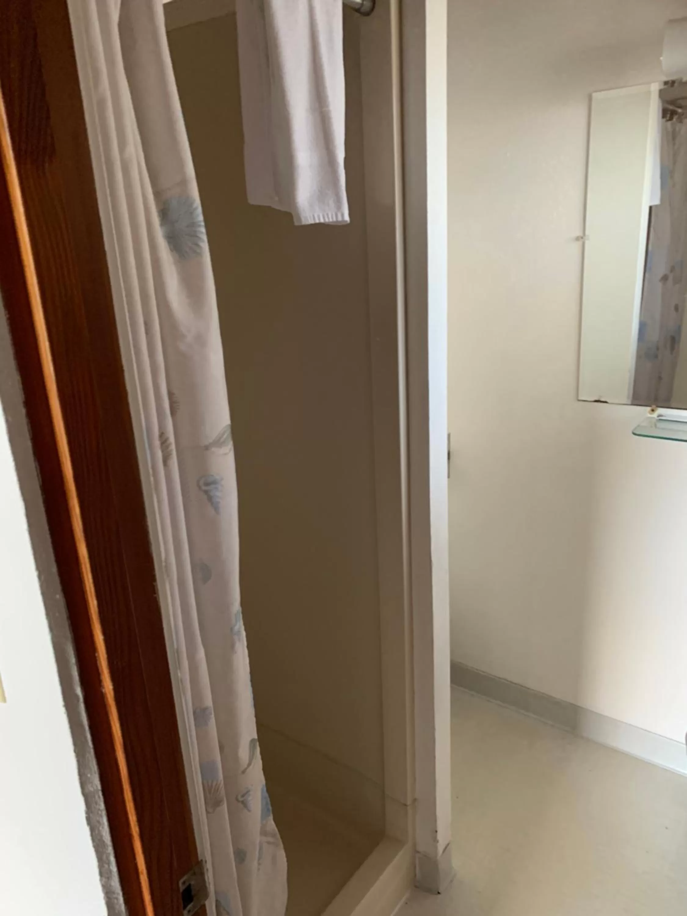 Curley's Resort & Dive Center